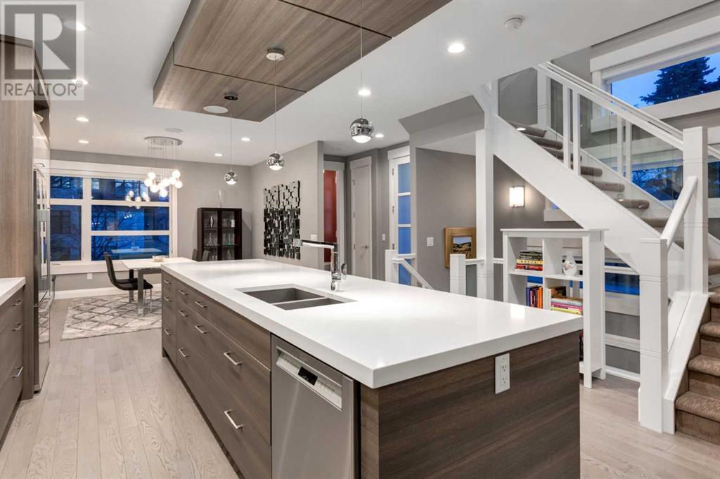 Single Family House for Sale in   Avenue NW Parkdale Calgary 