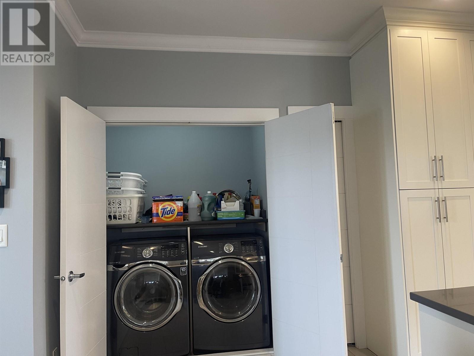 Photo 33 of 7348 11 Th Avenue, Burnaby BC