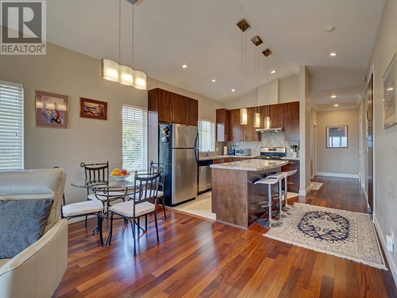 7 5520 MCCOURT ROAD, Sechelt