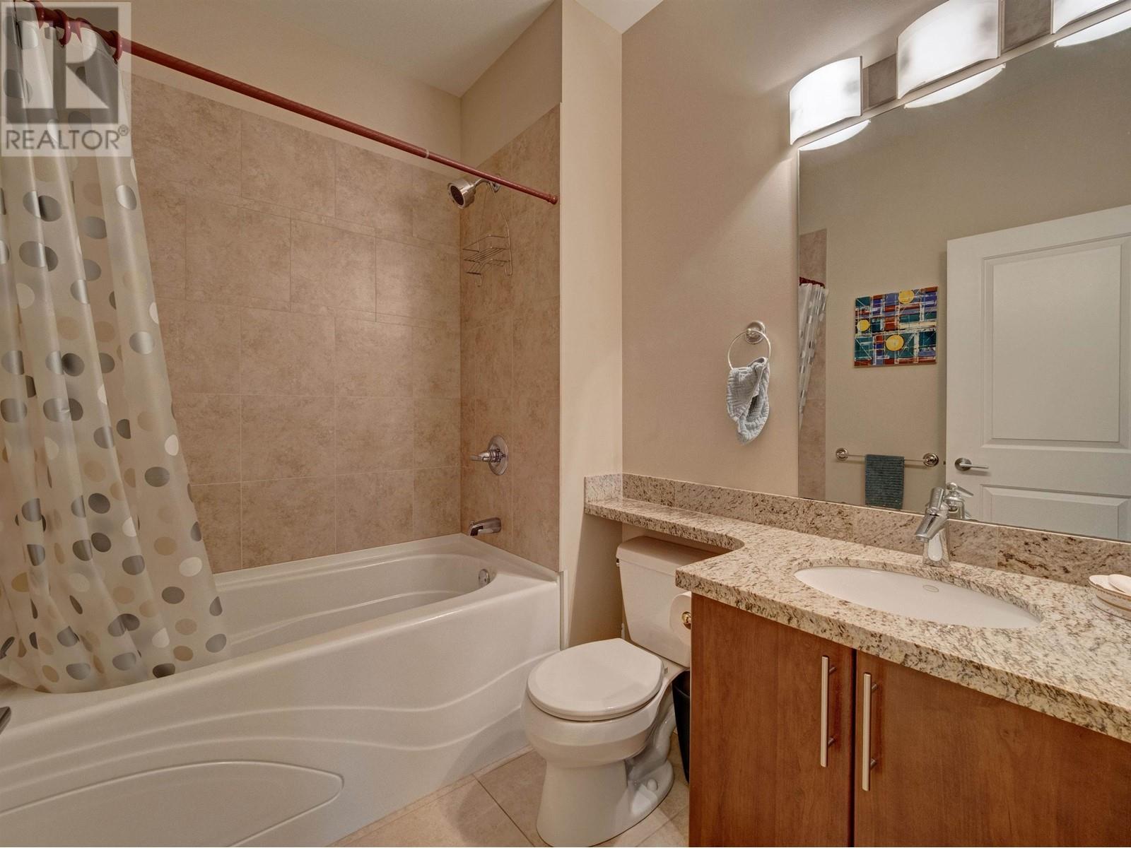 7 5520 MCCOURT ROAD, Sechelt