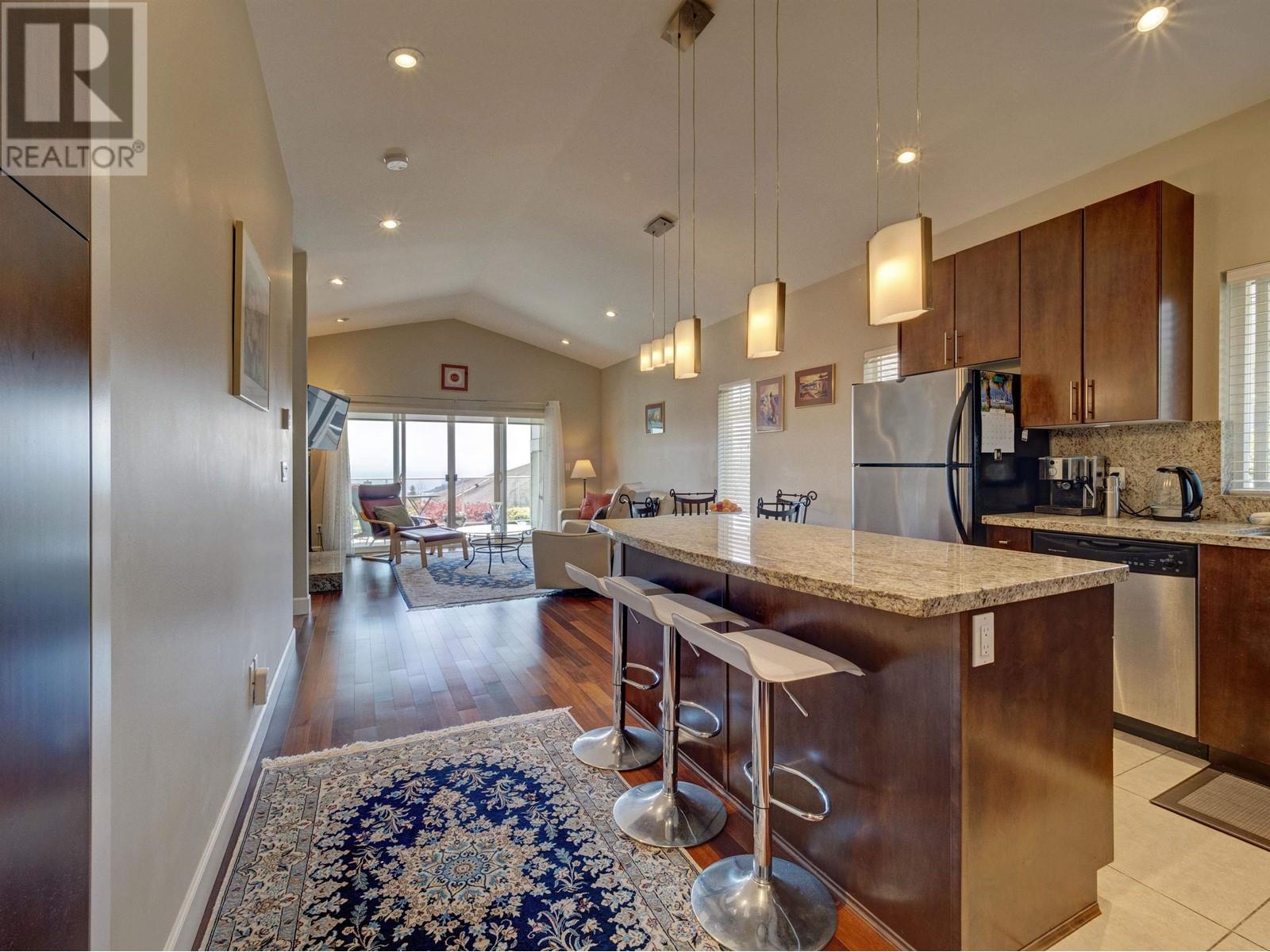 7 5520 MCCOURT ROAD, Sechelt