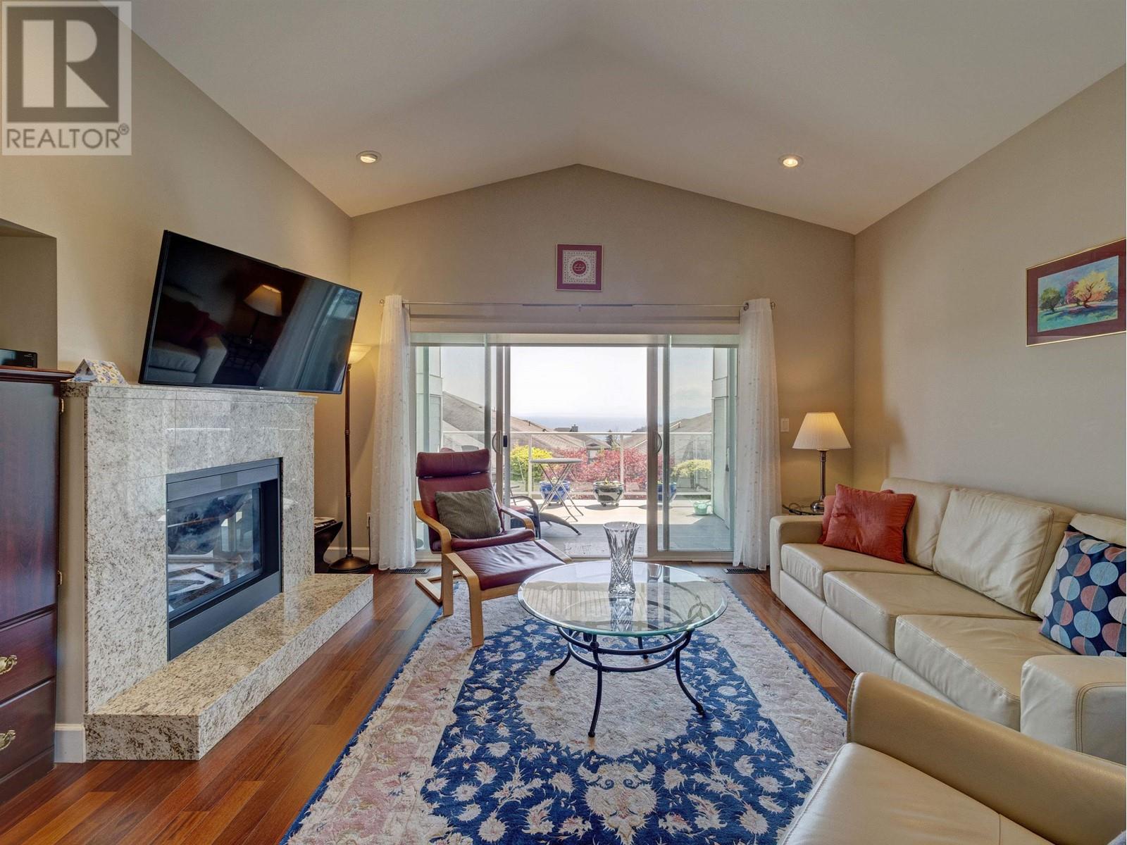 7 5520 MCCOURT ROAD, Sechelt