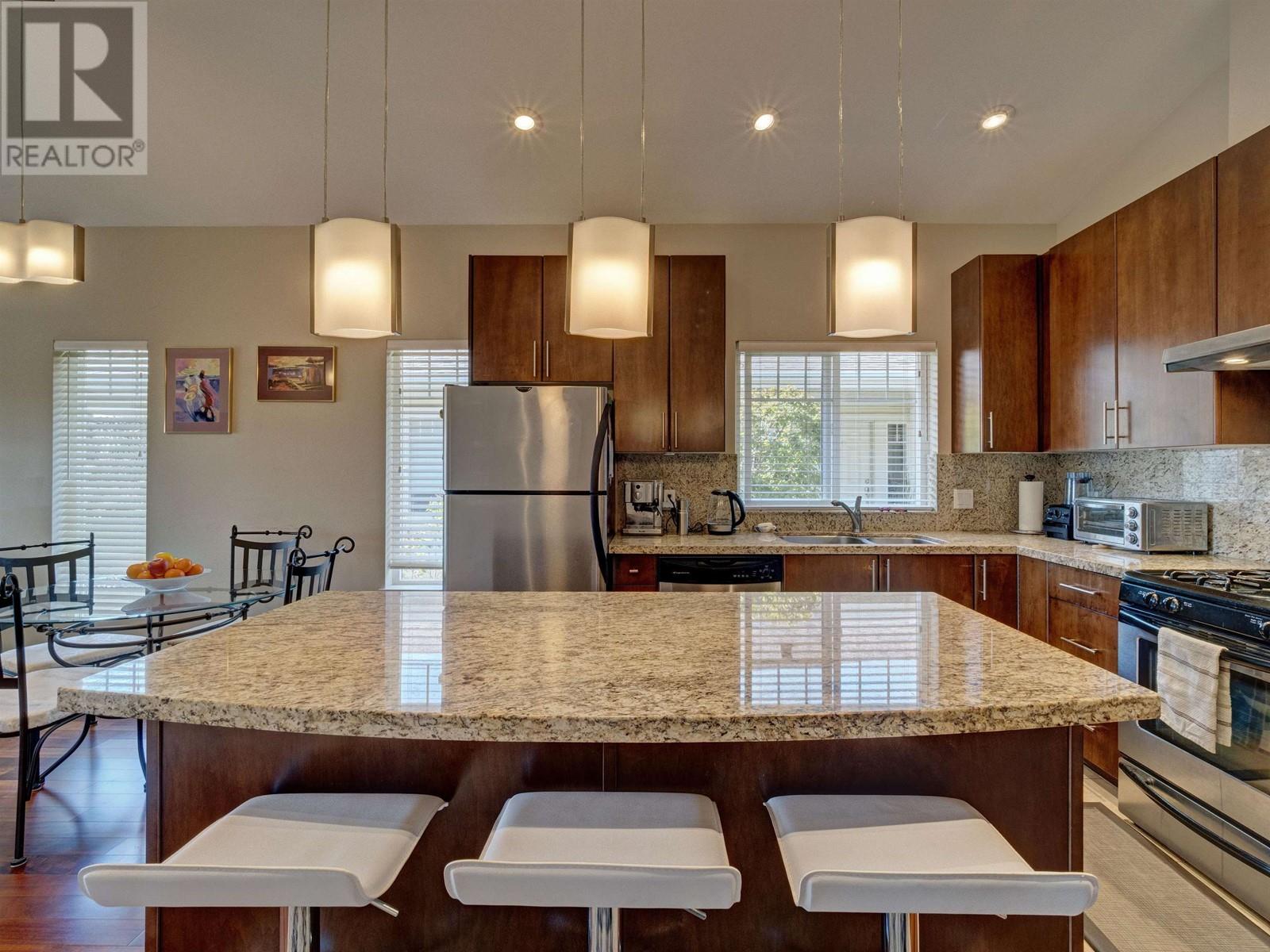 7 5520 MCCOURT ROAD, Sechelt