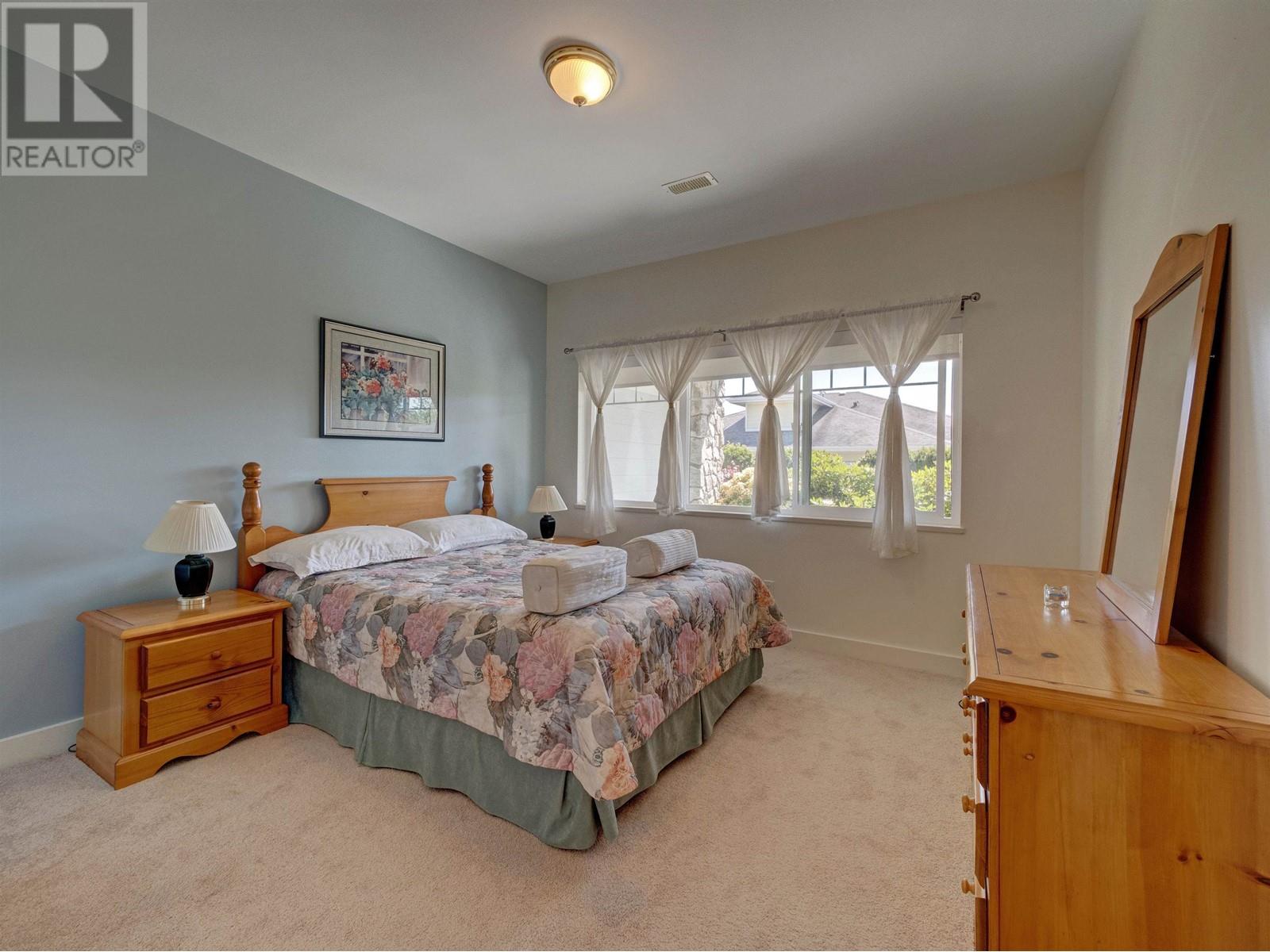 7 5520 MCCOURT ROAD, Sechelt