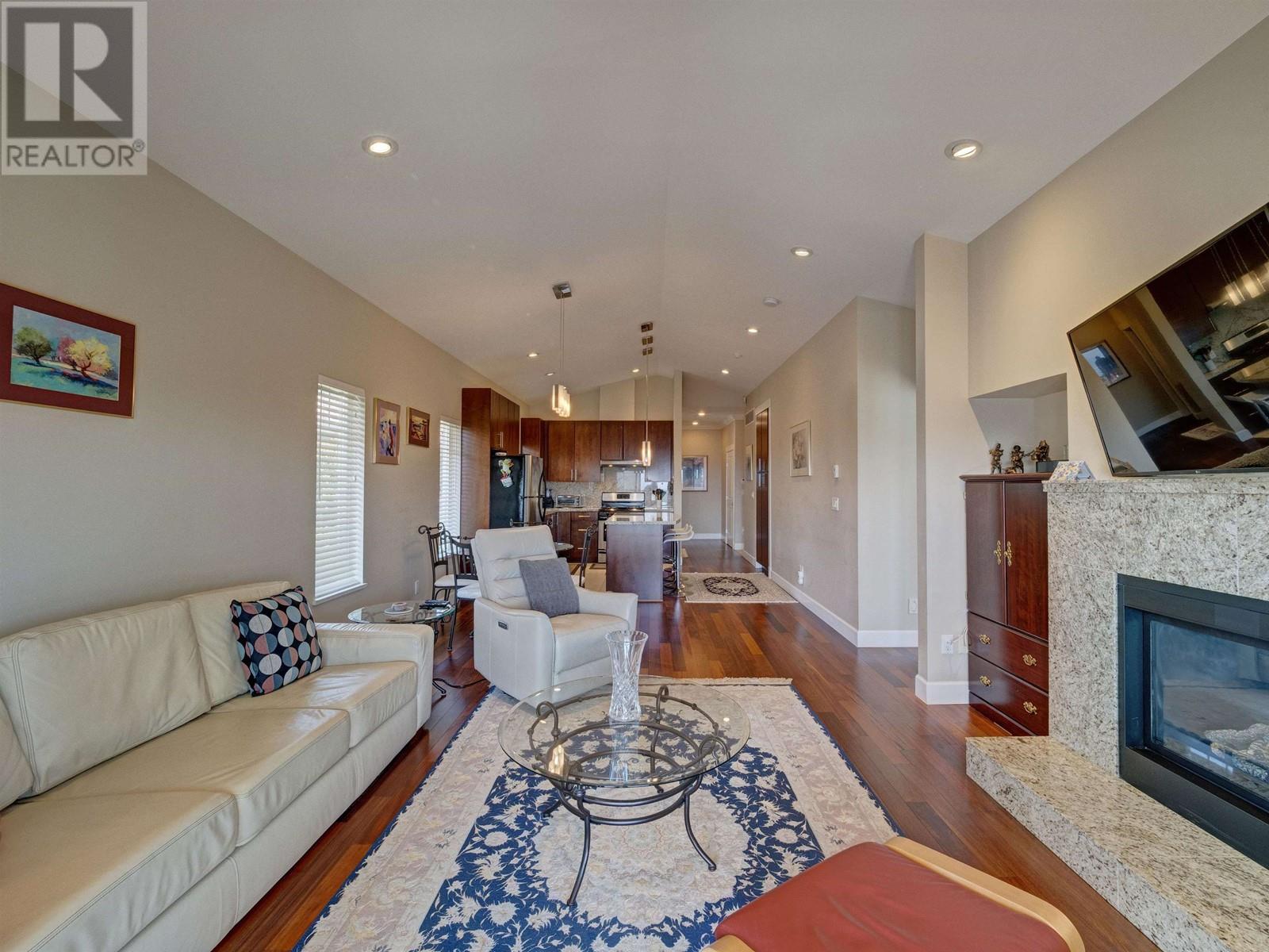 7 5520 MCCOURT ROAD, Sechelt