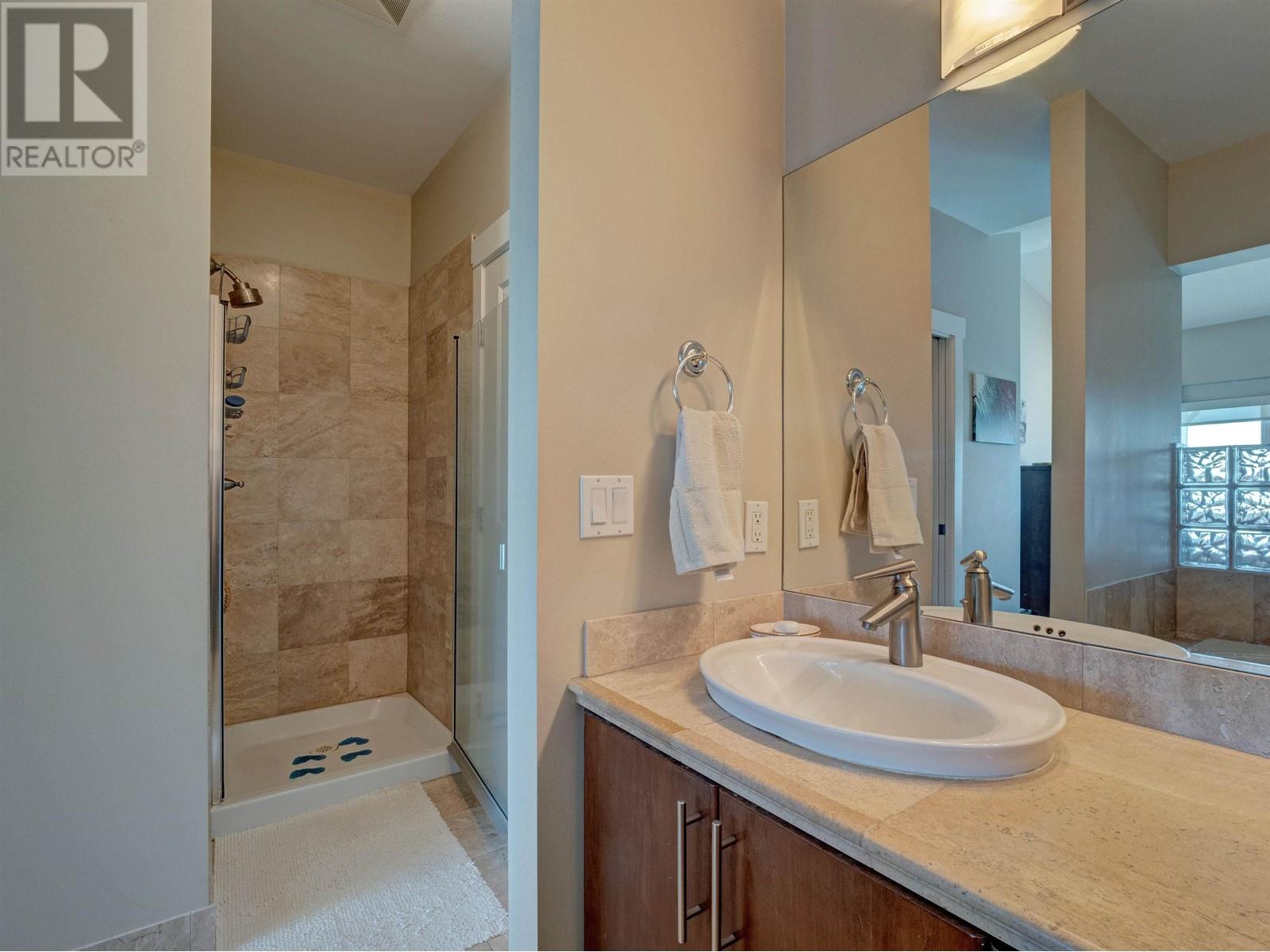 7 5520 MCCOURT ROAD, Sechelt