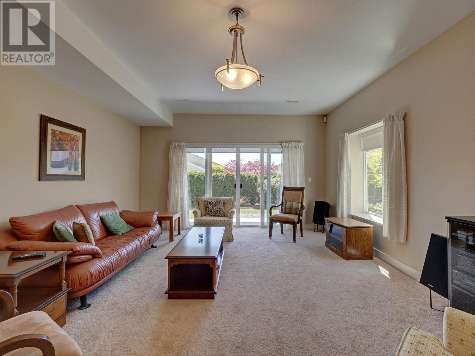 7 5520 MCCOURT ROAD, Sechelt