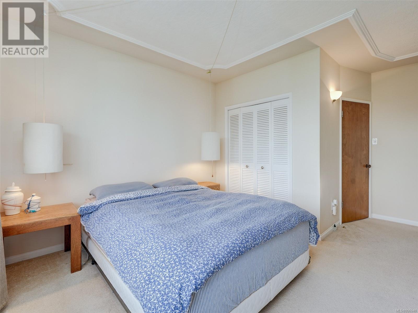  4943 Lochside Drive, Saanich