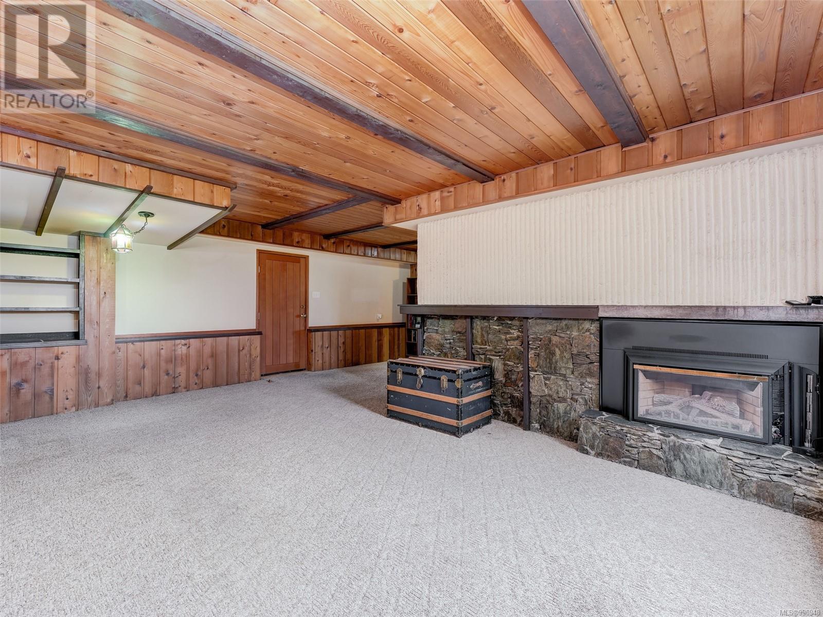  4943 Lochside Drive, Saanich