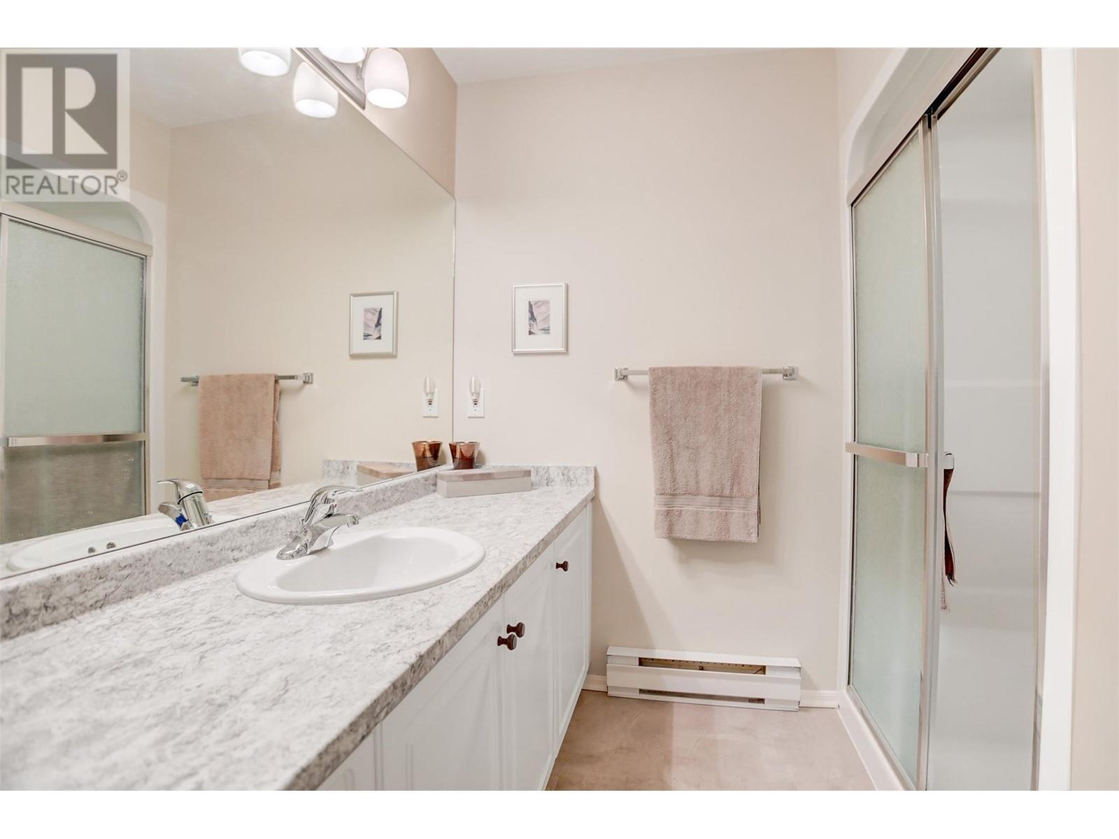 207 877 K.L.O. Road, Kelowna