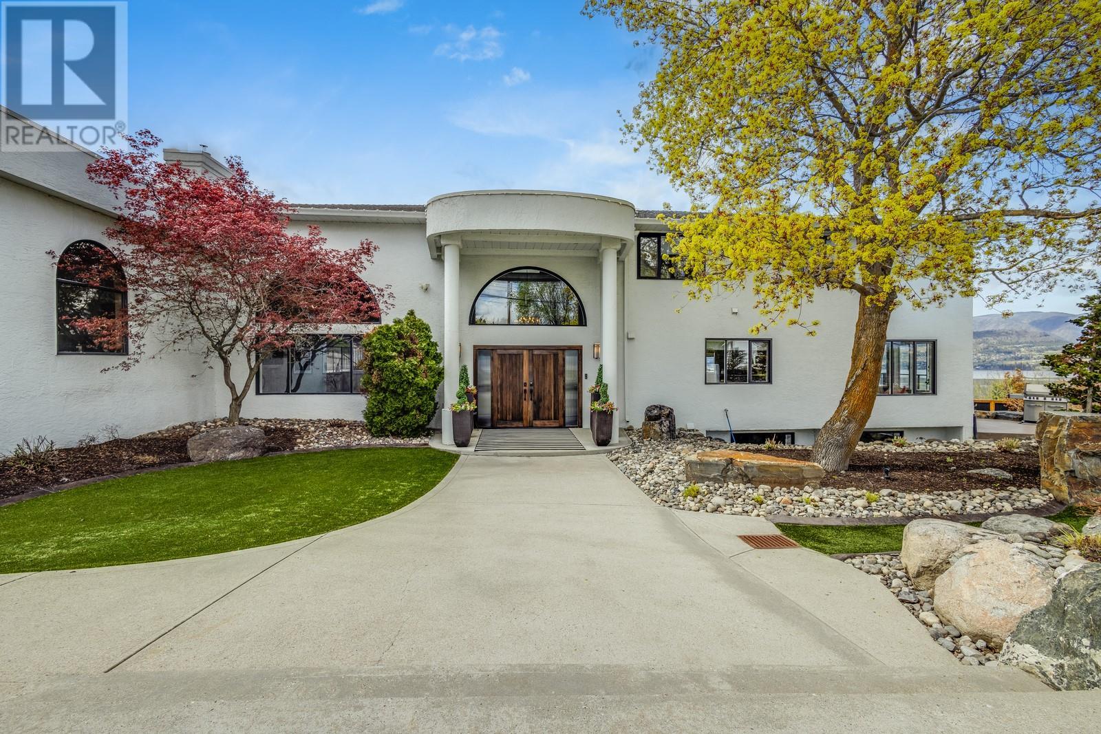 4812 Lakeshore Place, Kelowna