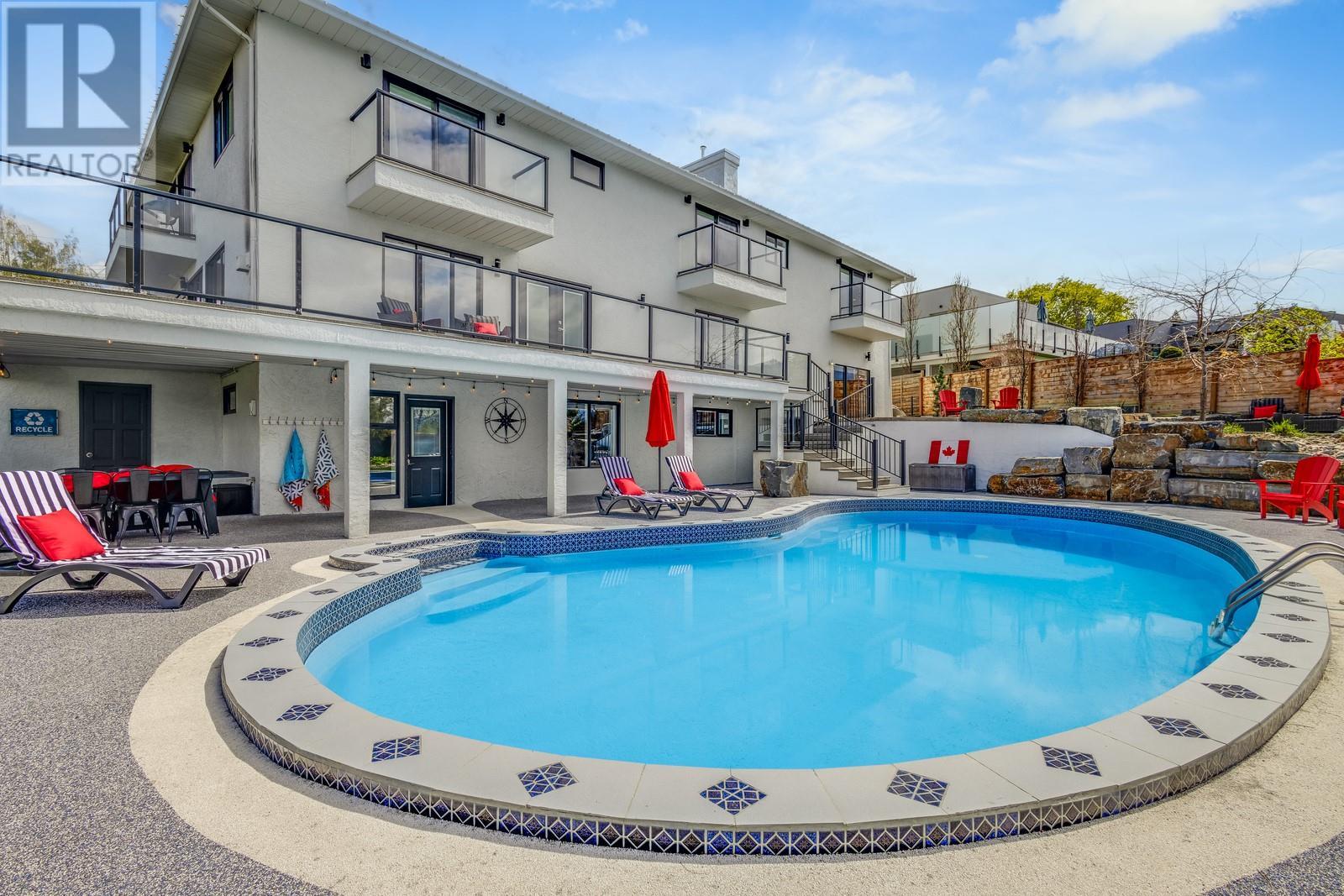 4812 Lakeshore Place, Kelowna