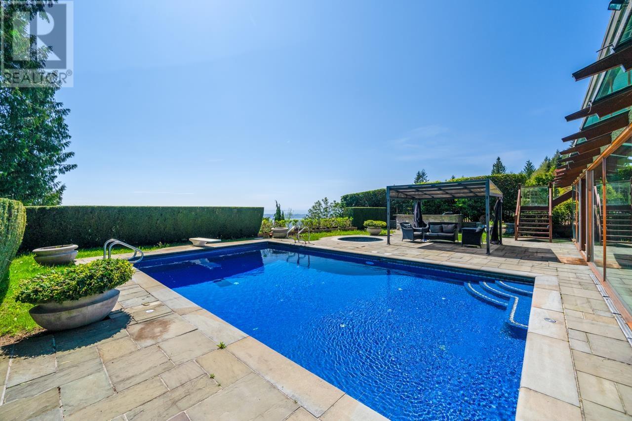 1626 PINECREST DRIVE, West Vancouver