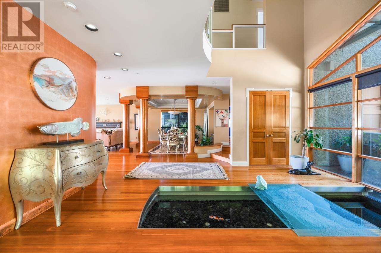Photo 7 of 1626 Pinecrest Drive, West Vancouver BC