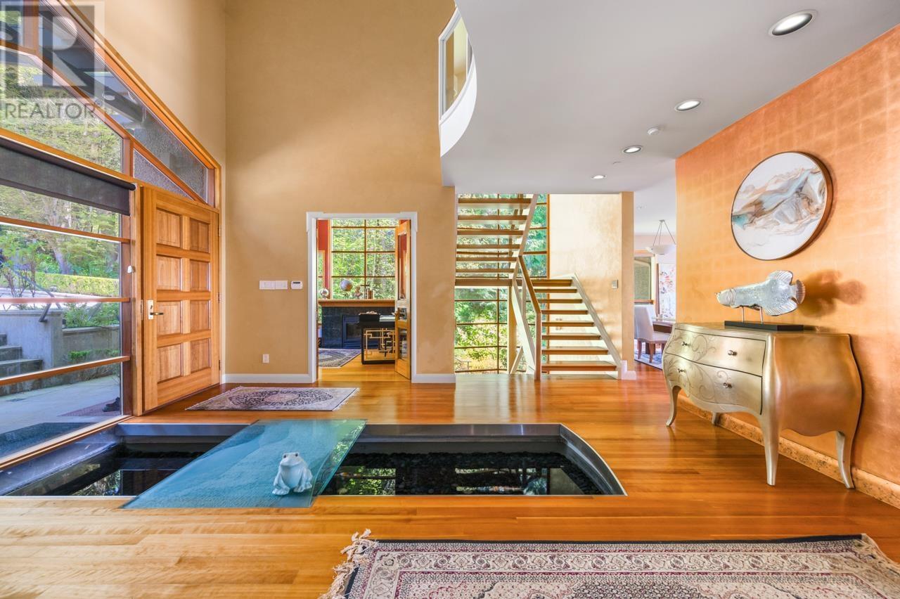 1626 PINECREST DRIVE, West Vancouver