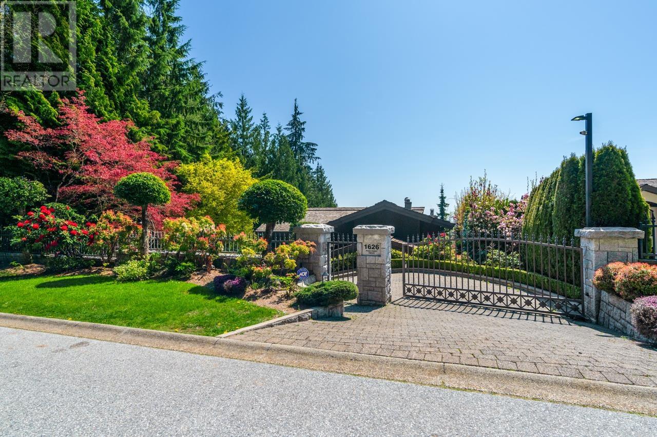Photo 40 of 1626 Pinecrest Drive, West Vancouver BC