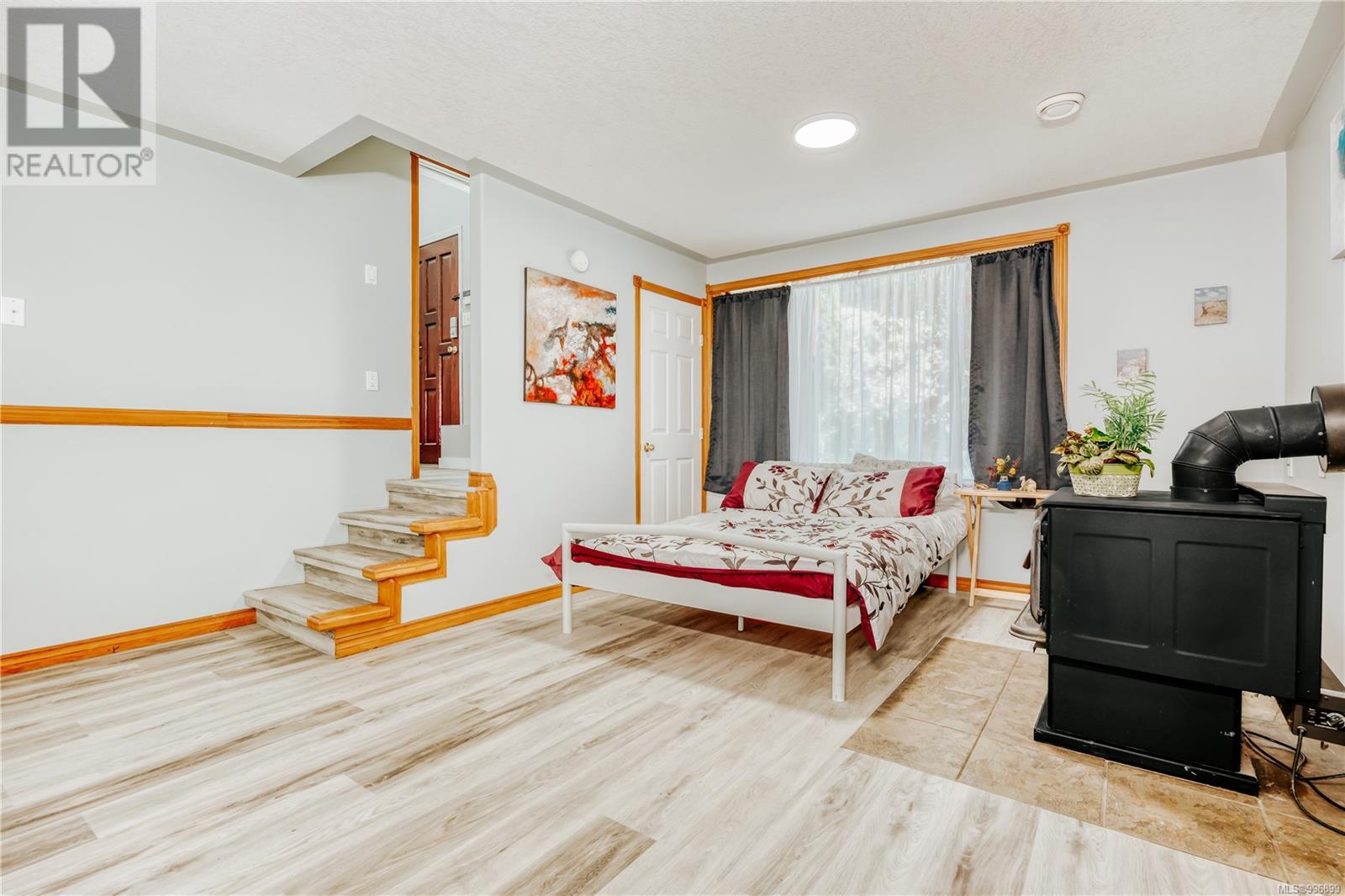 1925 Cinnabar Dr, Nanaimo