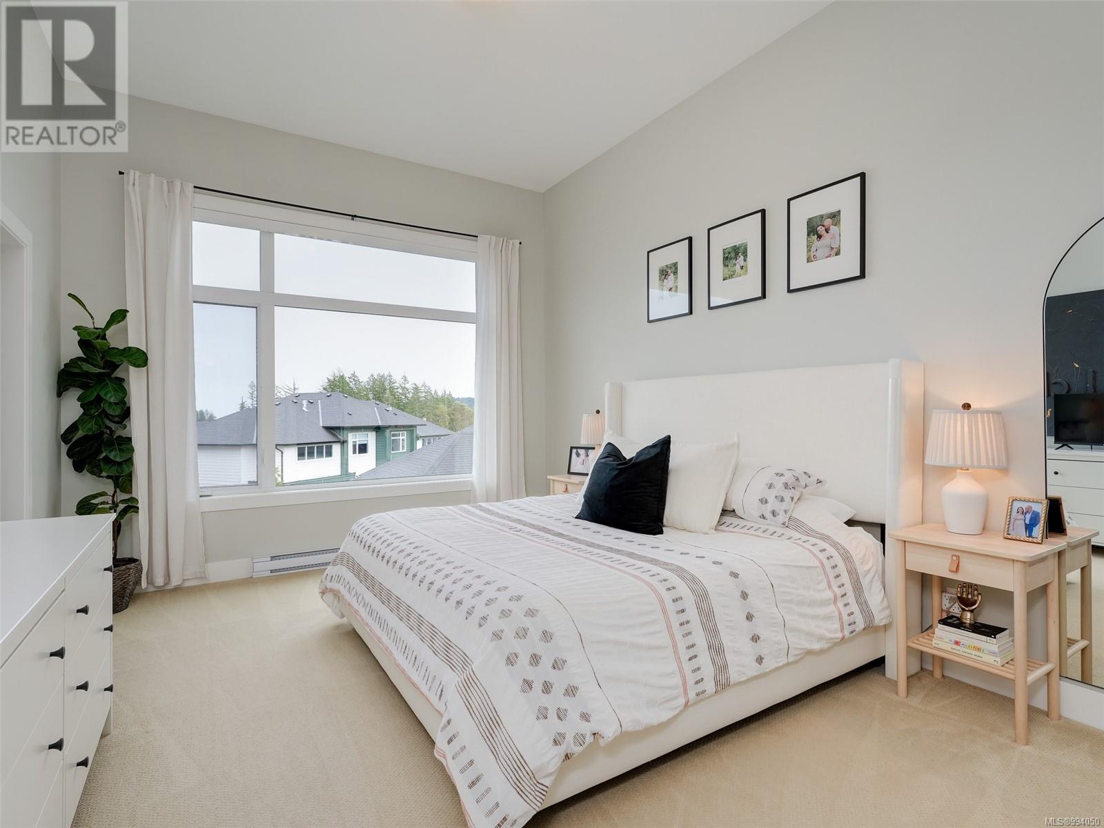  1220 Solstice Crescent, Langford