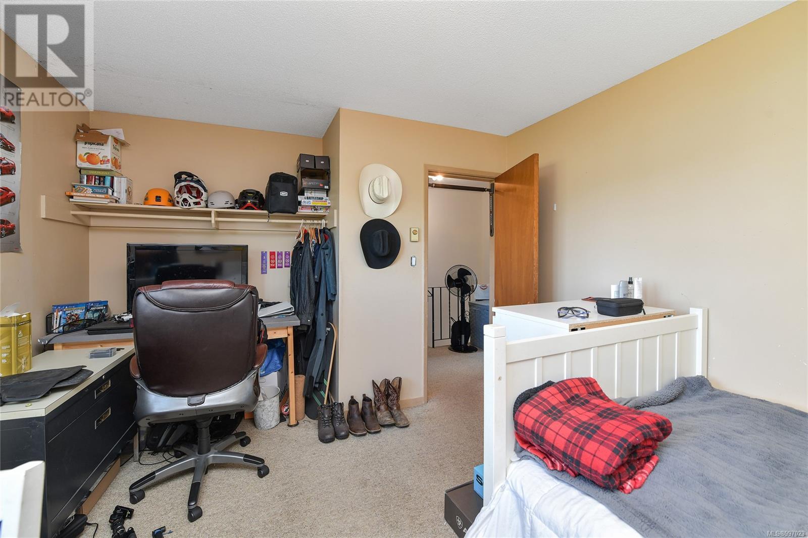 A 2043 Courser Drive, Sidney