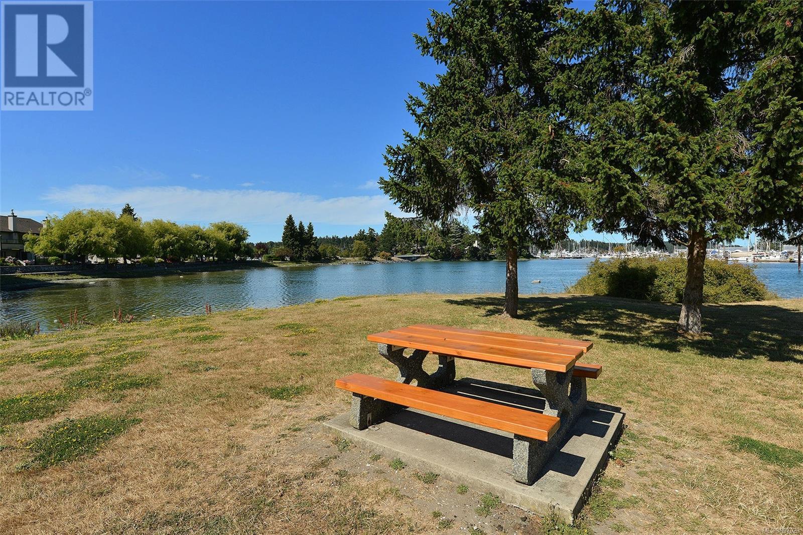 A 2043 Courser Drive, Sidney