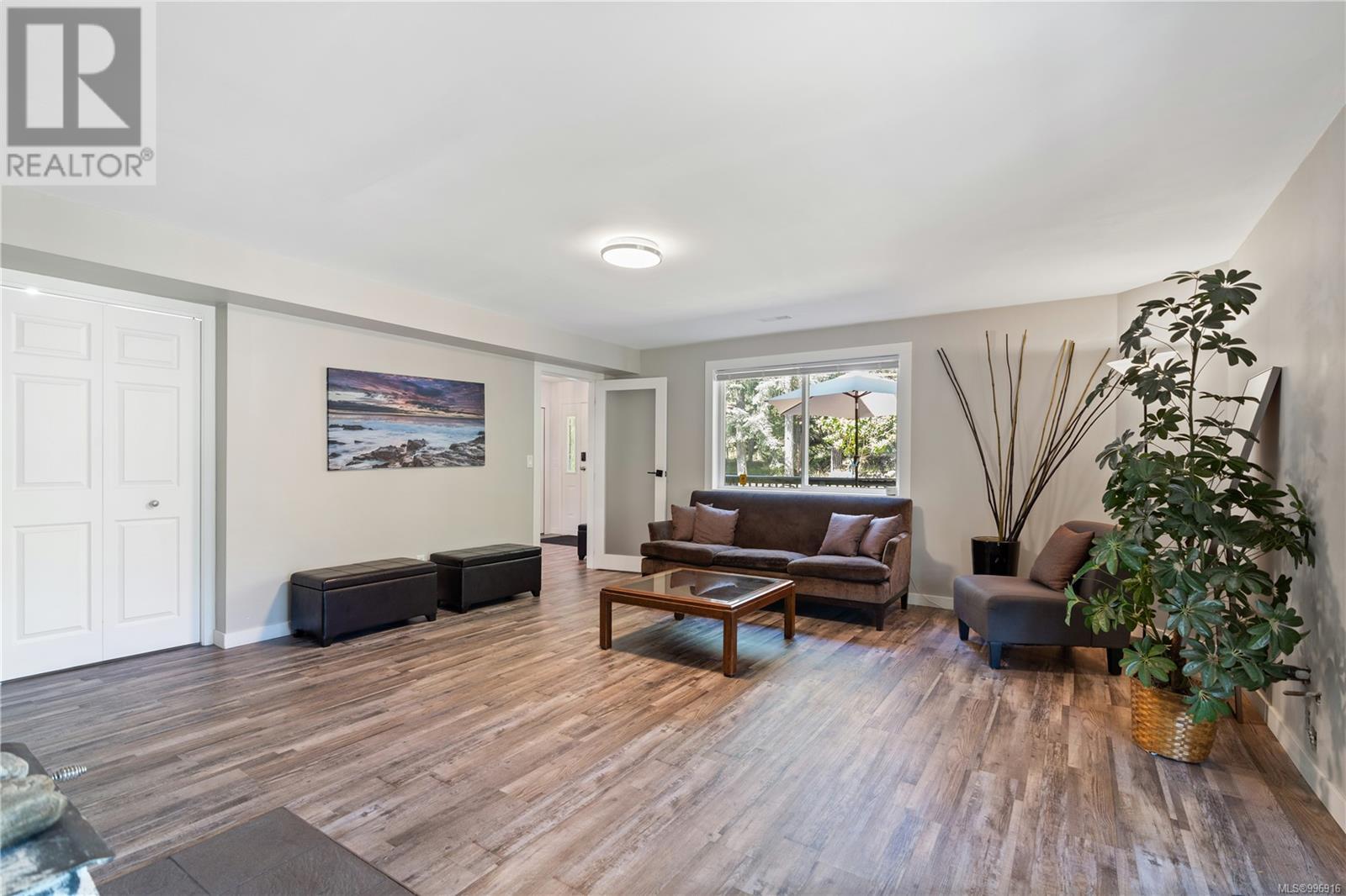  3380 Woodridge Place, Highlands