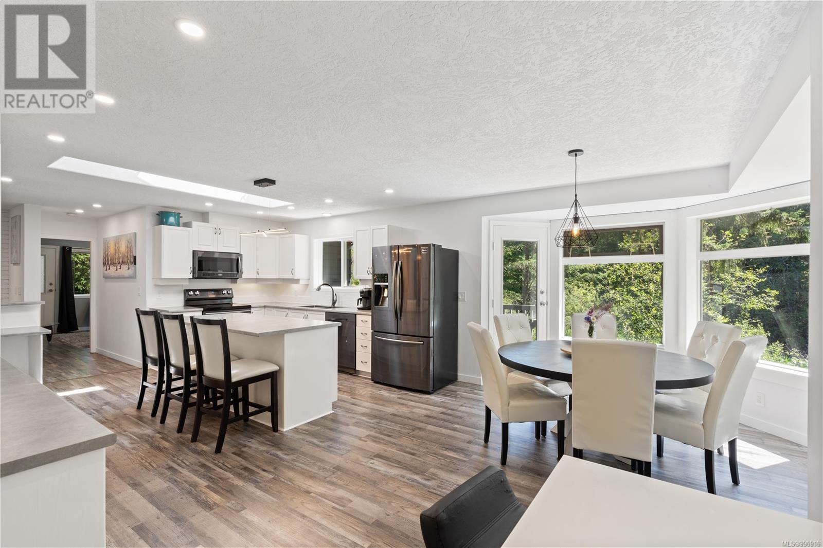  3380 Woodridge Place, Highlands