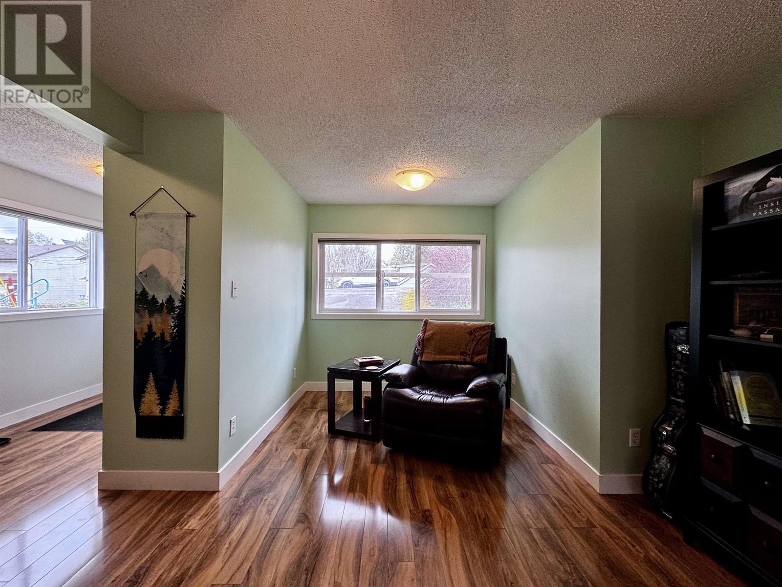 349 W 9TH AVENUE