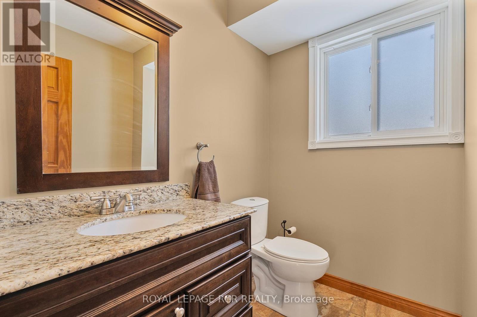 Photo 10 of 9 Woodland Road, Amaranth ON