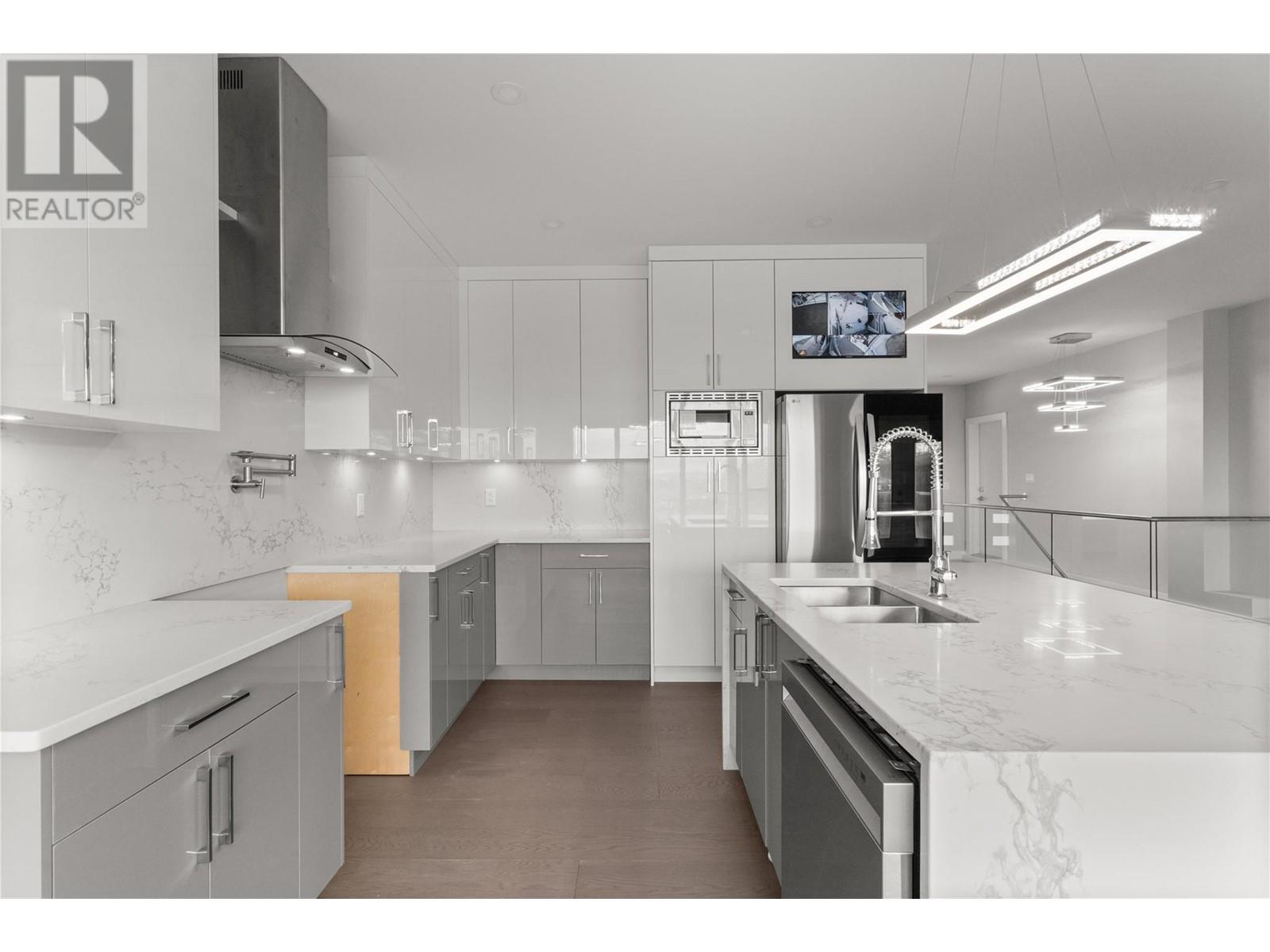 3559 Goldie Way, West Kelowna