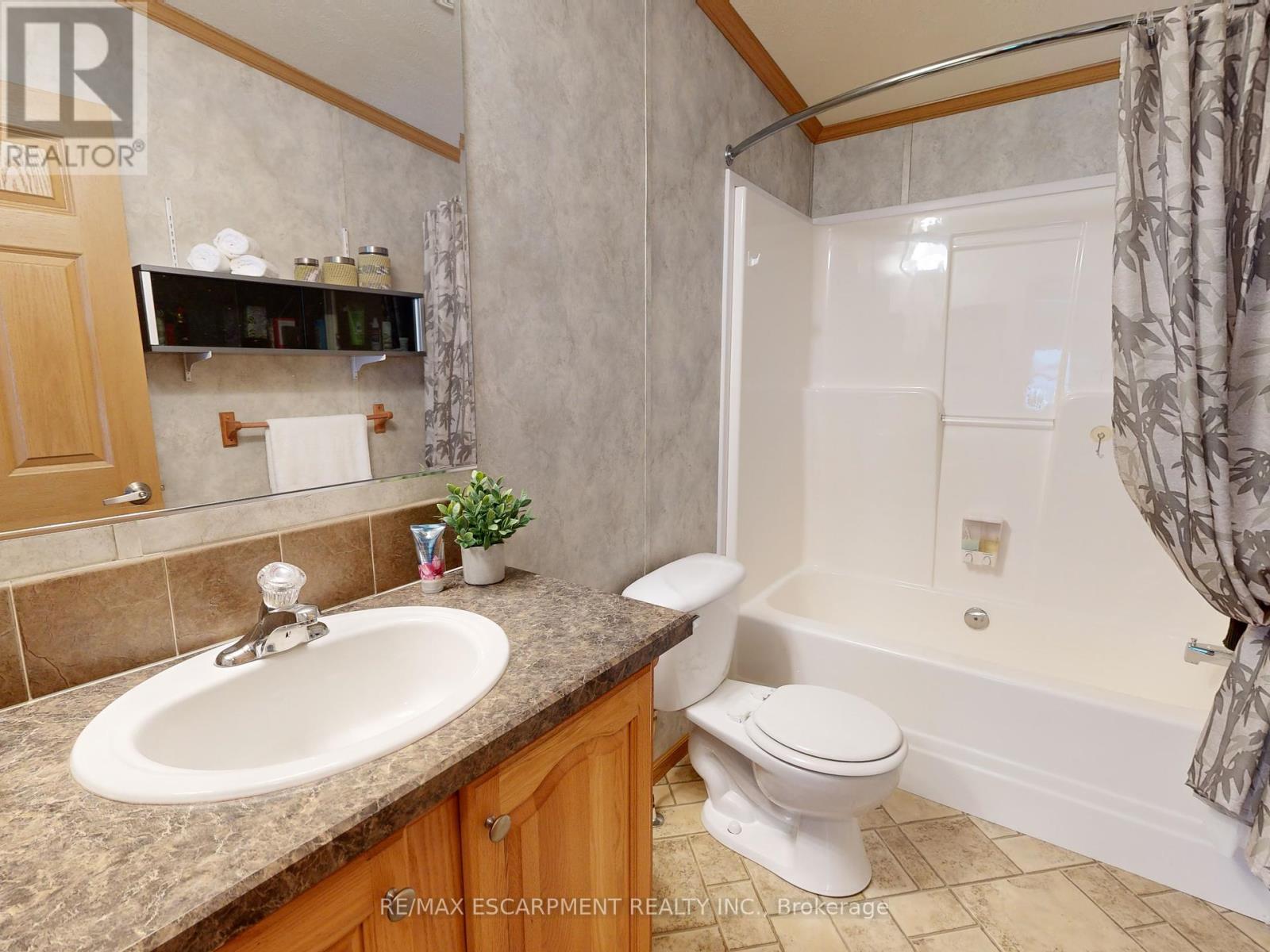 Photo 20 of 130 3033 Townline Road, Fort Erie ON