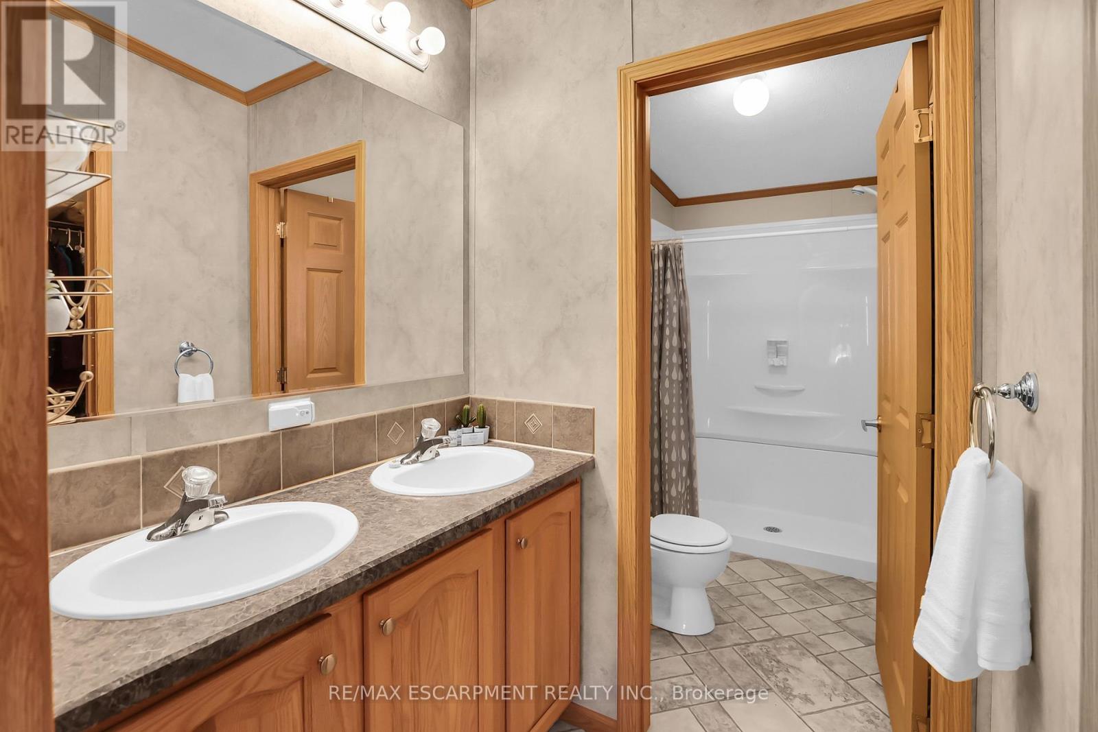 Photo 16 of 130 3033 Townline Road, Fort Erie ON