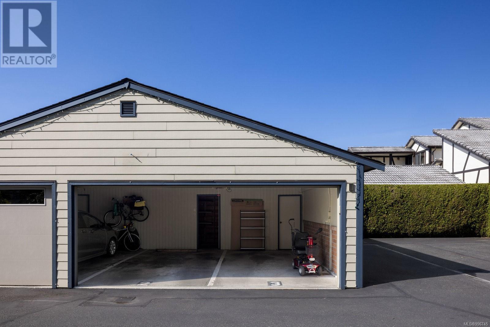 2 9901 Third St, Sidney