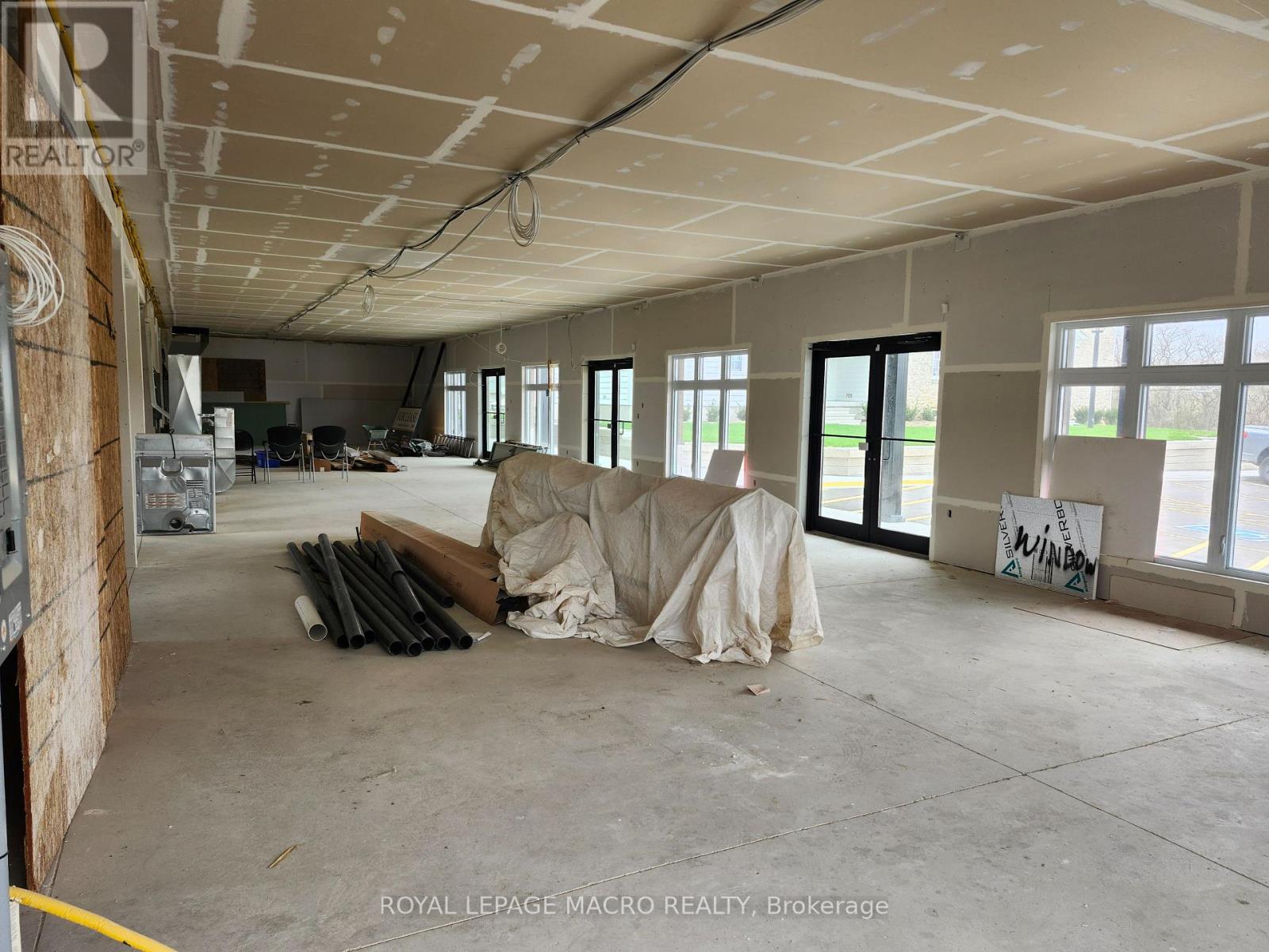 Photo 10 of 415 Water Street S, Cambridge ON