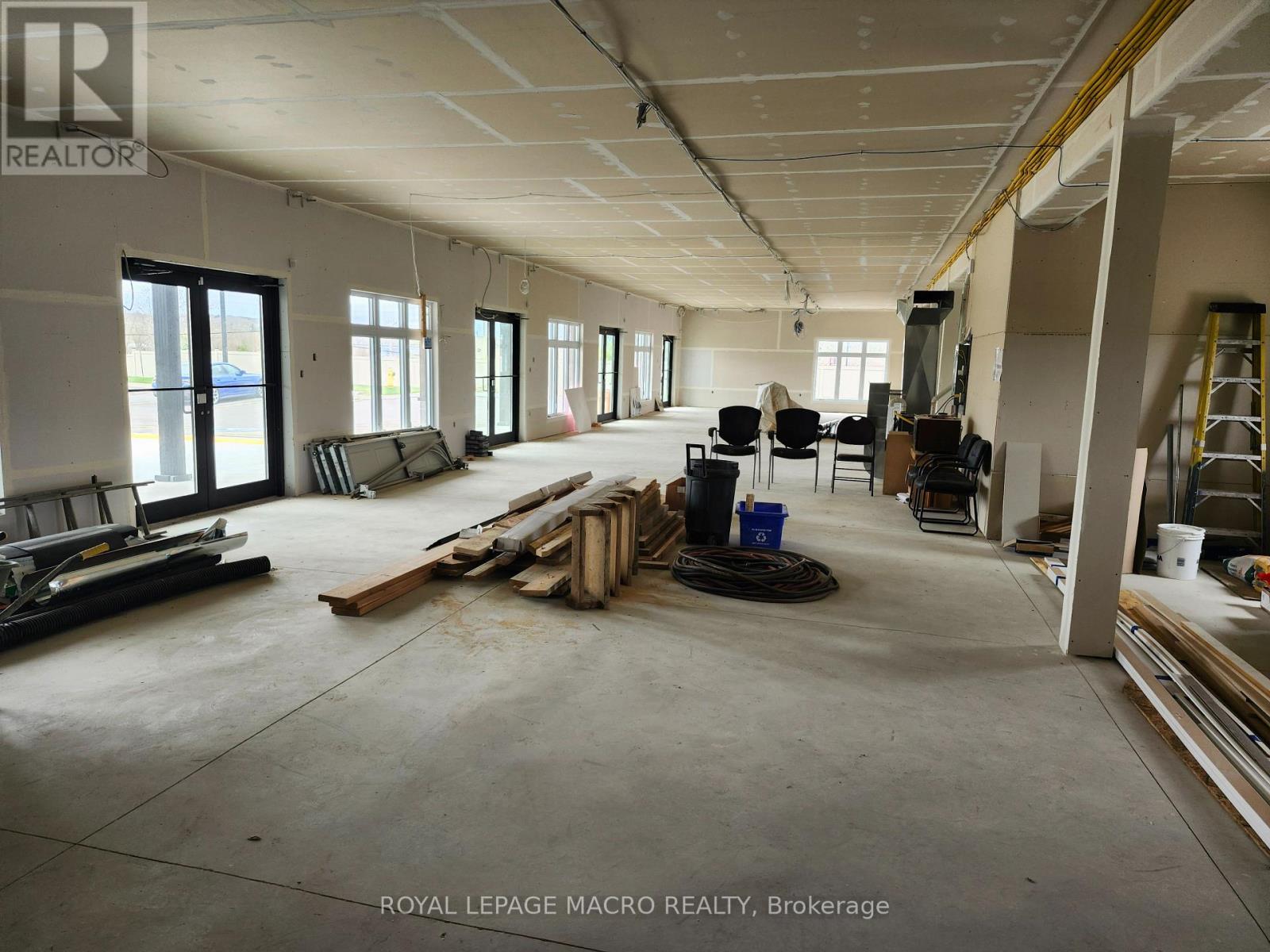 Photo 12 of 415 Water Street S, Cambridge ON