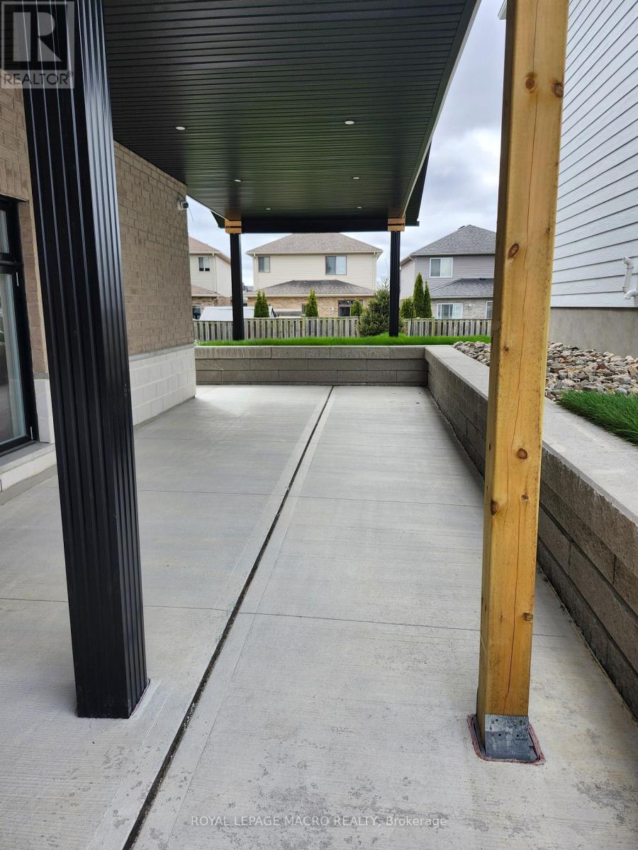 Photo 5 of 415 Water Street S, Cambridge ON