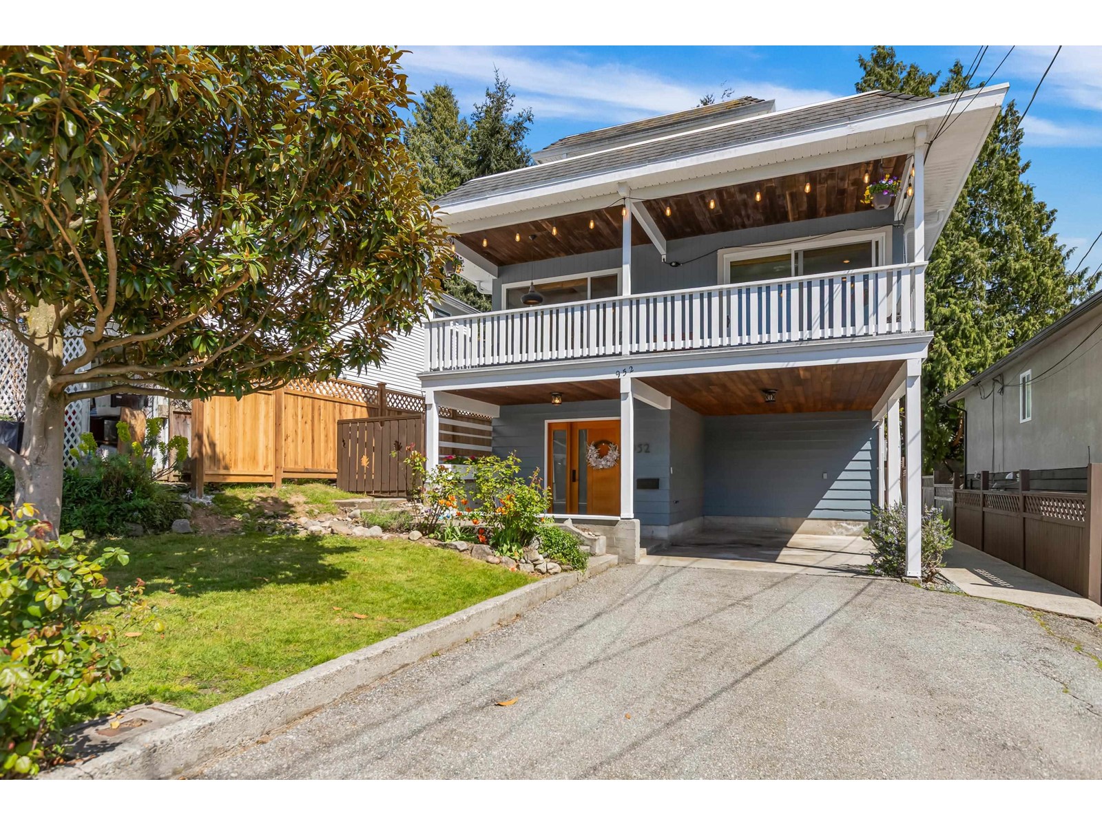 952 LEE STREET, White Rock