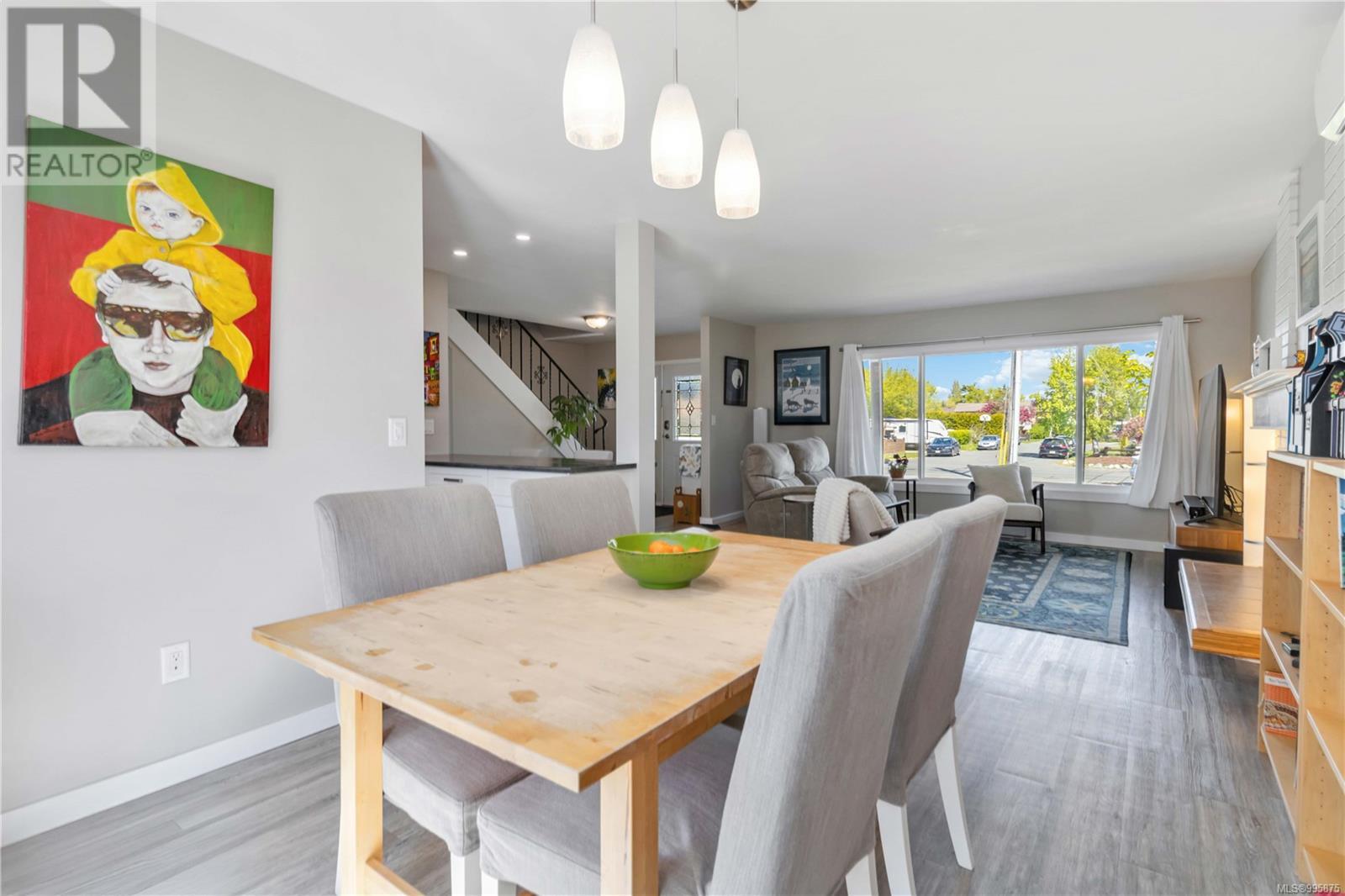 2255 Henry Ave, Sidney