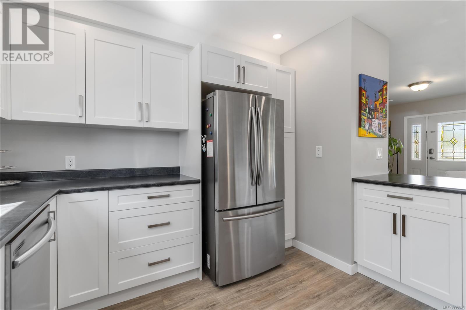 2255 Henry Ave, Sidney