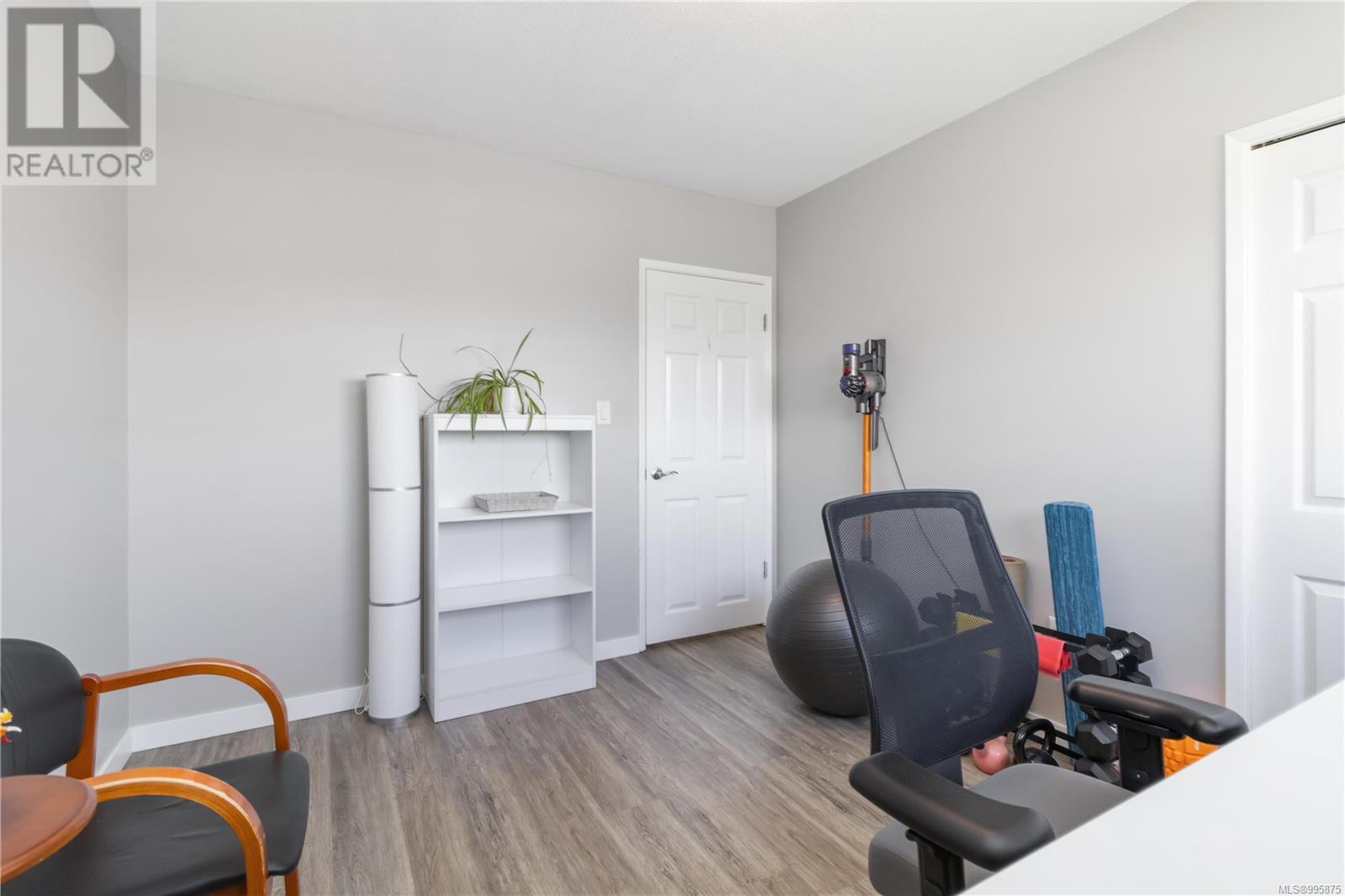2255 Henry Ave, Sidney