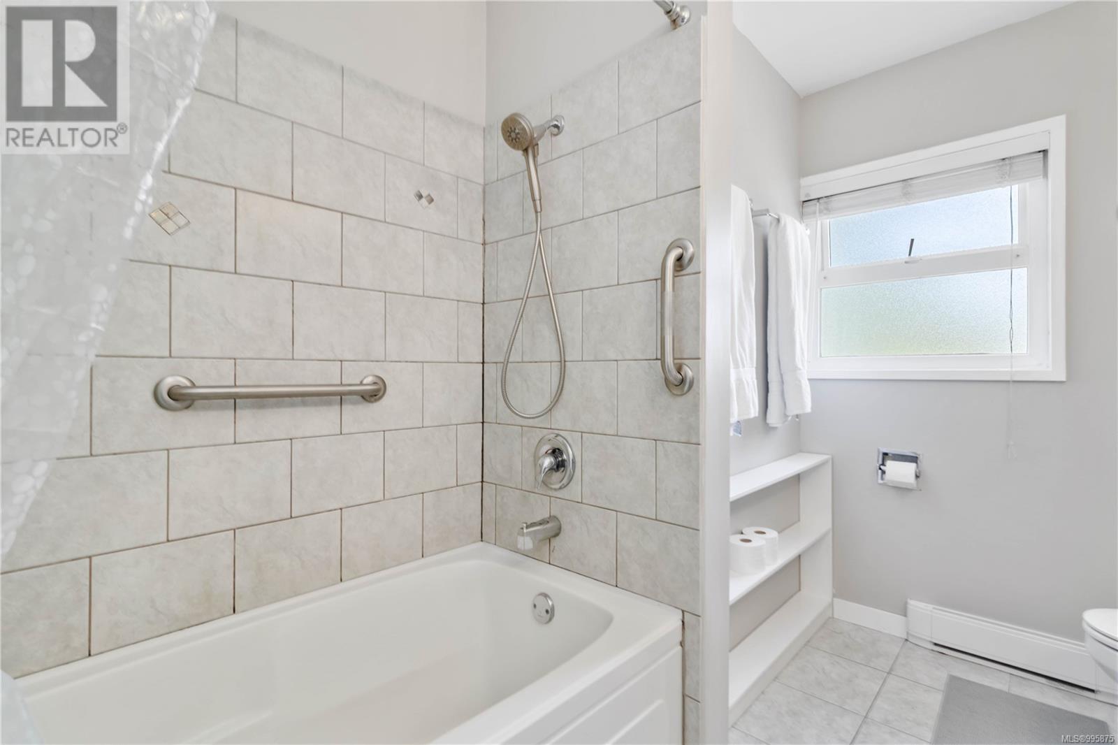 2255 Henry Ave, Sidney