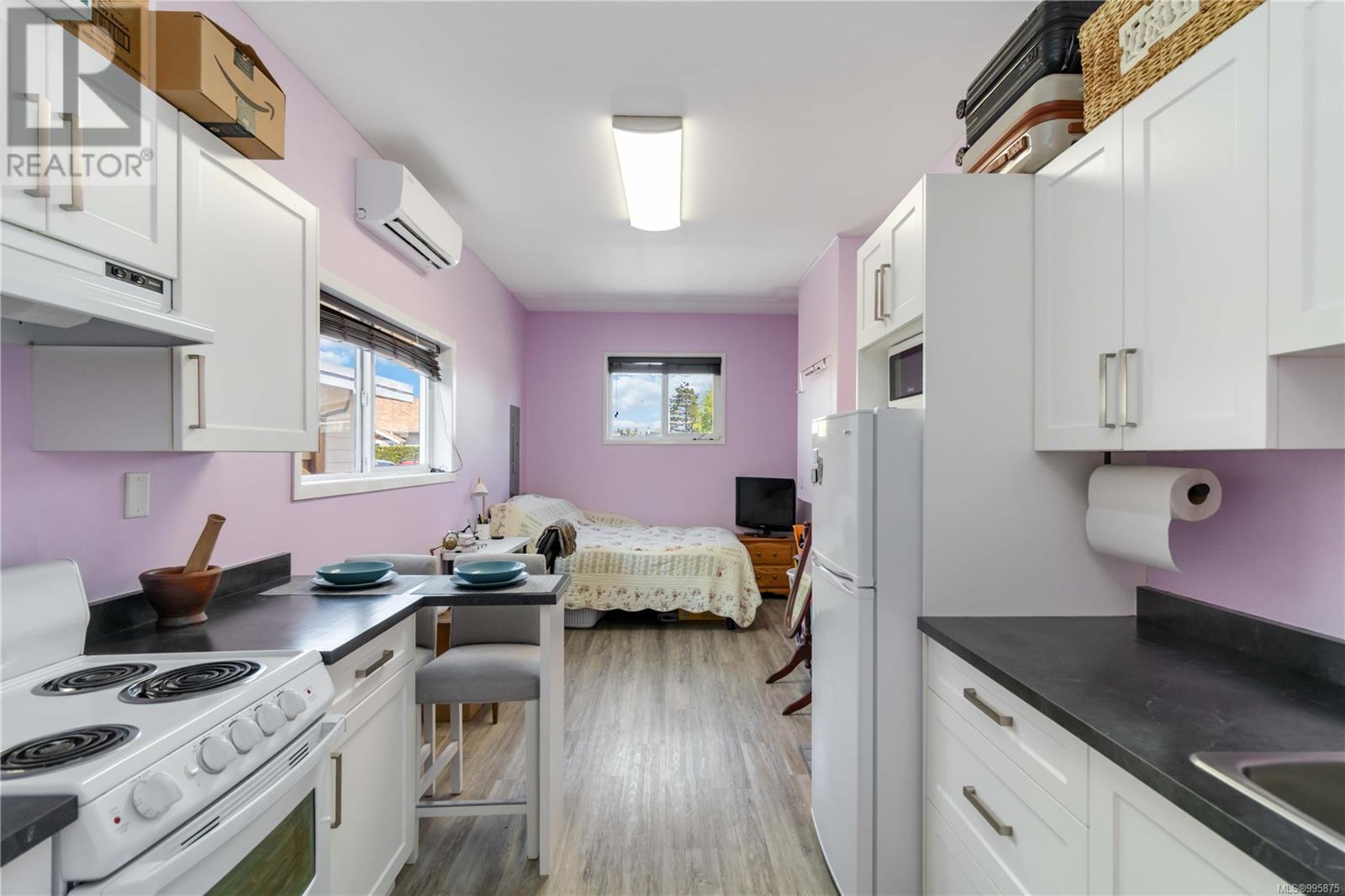 2255 Henry Ave, Sidney