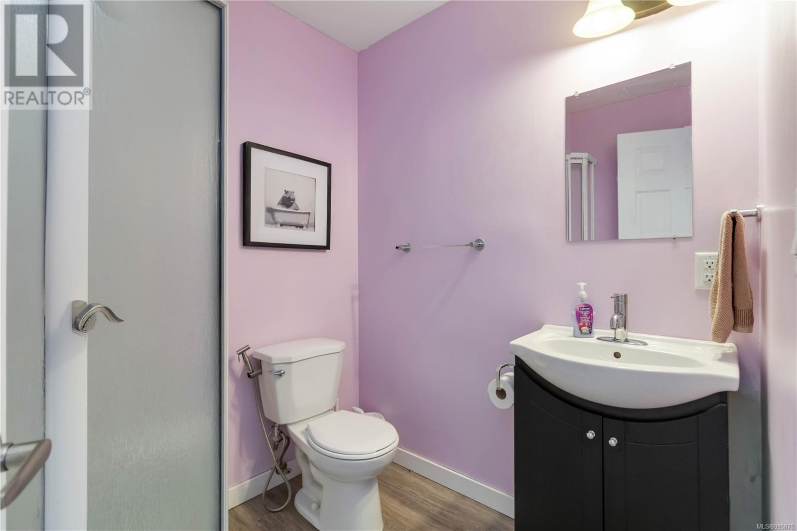  2255 Henry Avenue, Sidney