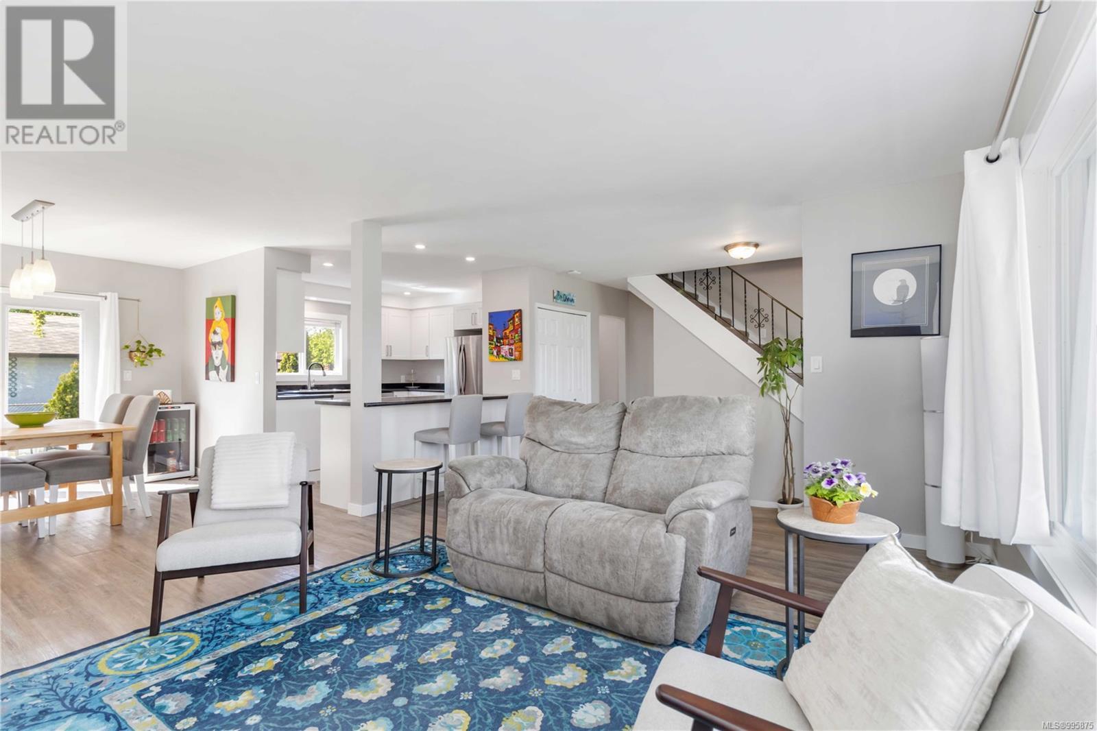 2255 Henry Ave, Sidney