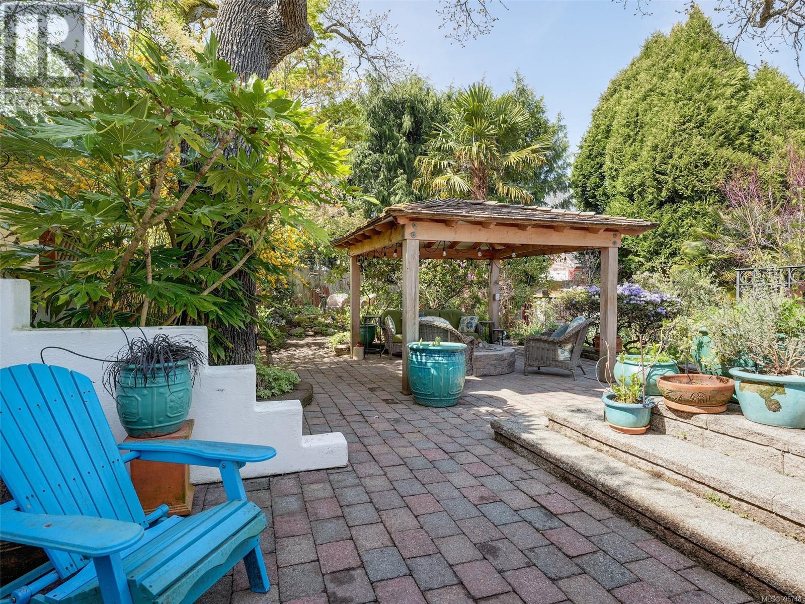  1580 Wilmot Place, Oak Bay