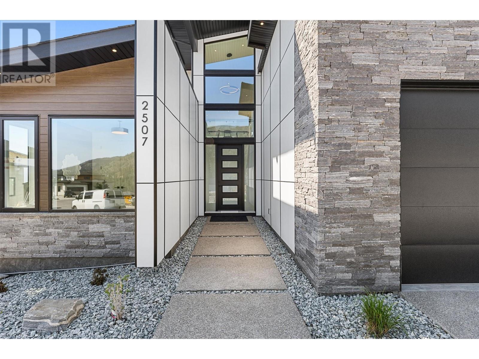 2507 Pinnacle Ridge Drive, West Kelowna