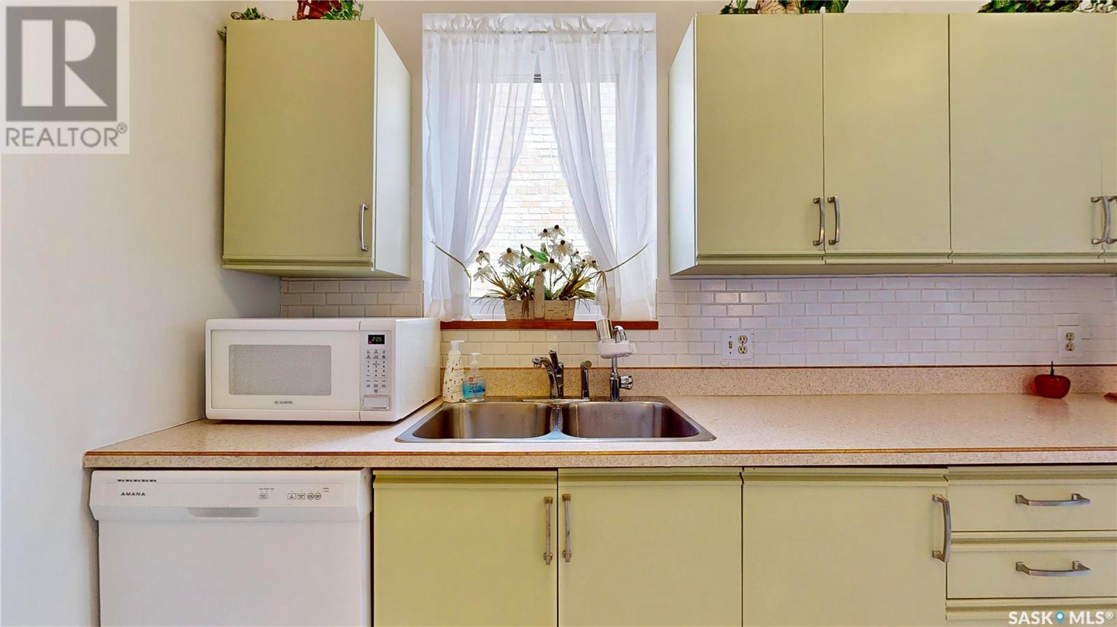 Photo 16 of 304 2925 14th Avenue, Regina SK