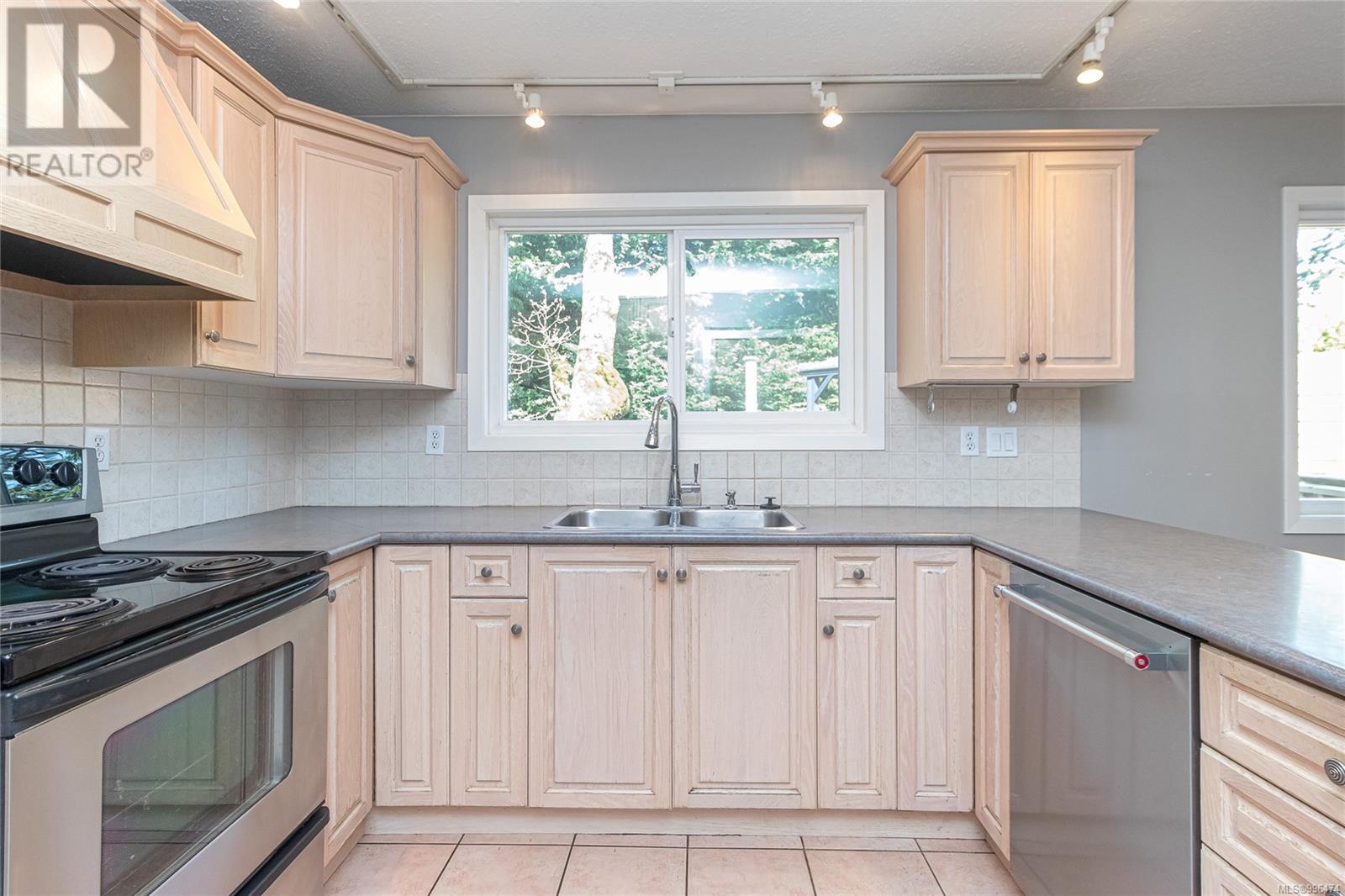  4231 Cedarglen Road, Saanich