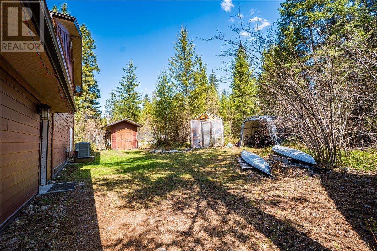Photo 12 of 5626 Ducksway Road, Winlaw BC