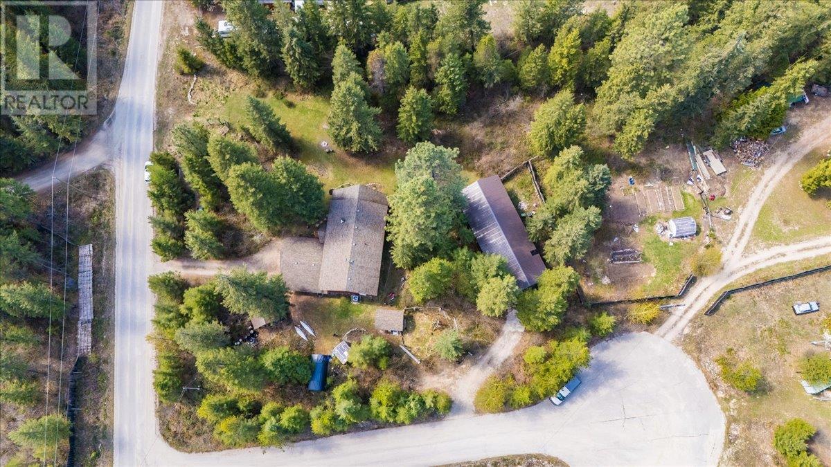 Photo 7 of 5626 Ducksway Road, Winlaw BC