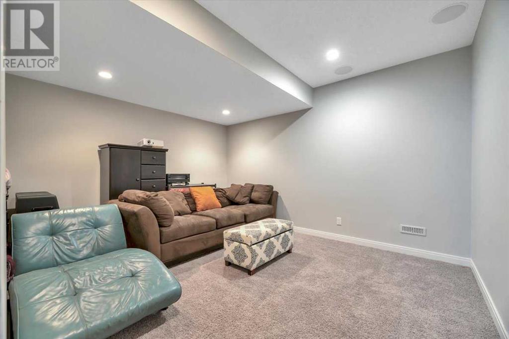 5 Riviera Crescent, Cochrane